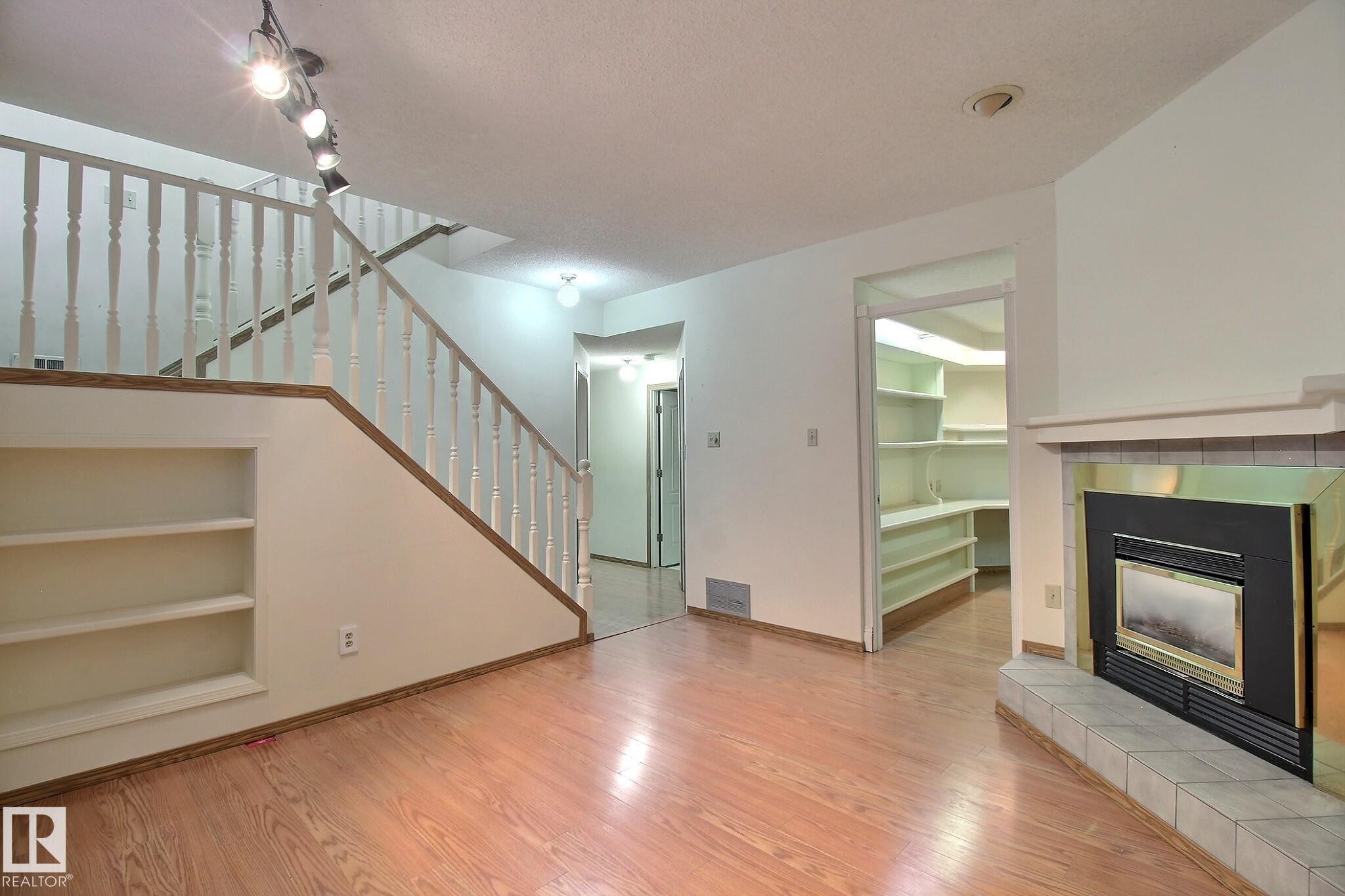10803 40 Avenue, Edmonton, AB