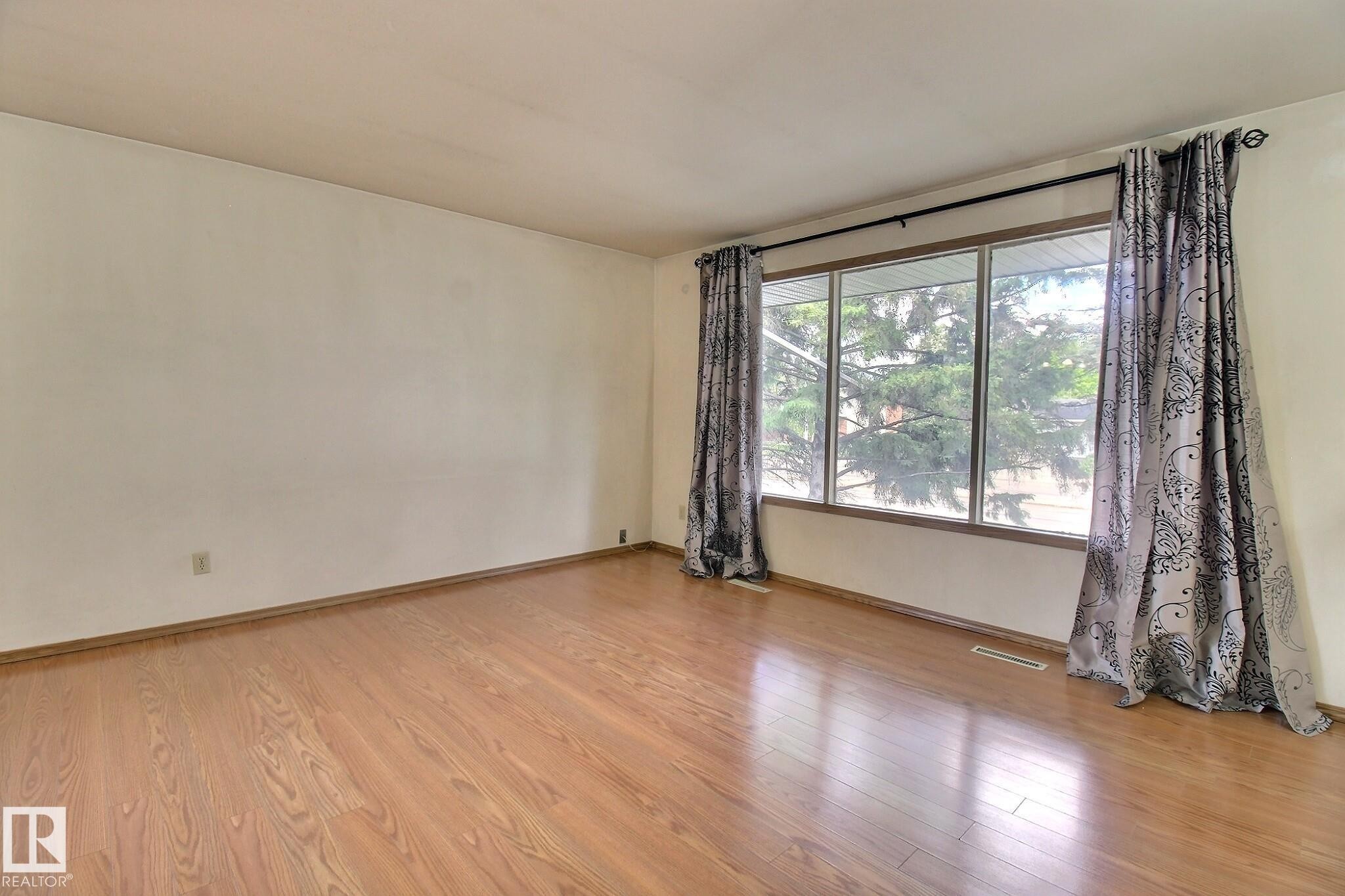 10803 40 Avenue, Edmonton, AB