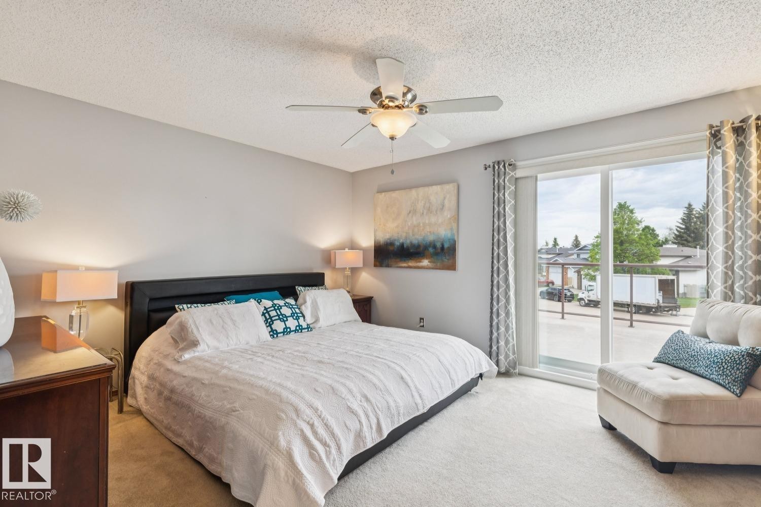 Primary bedroom featured walk-in closet and en ensuite - 15804 80 Street, Edmonton, AB