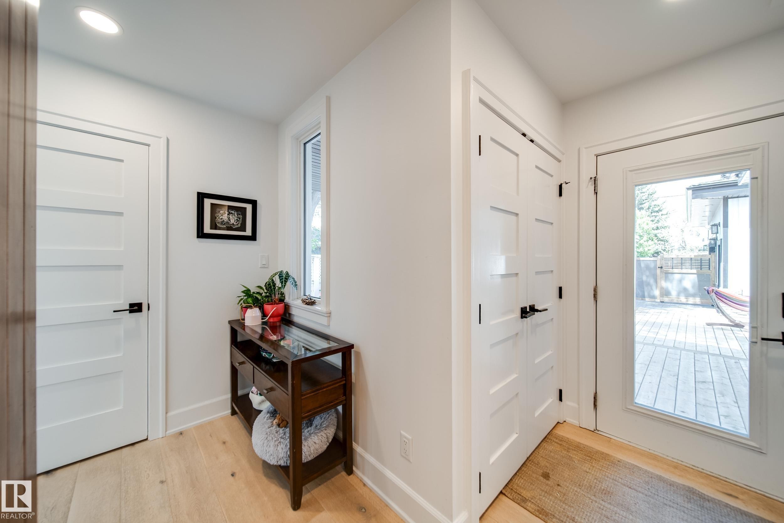 5310 Ada Boulevard Nw, Edmonton, AB - Indoor Photo Showing Other Room