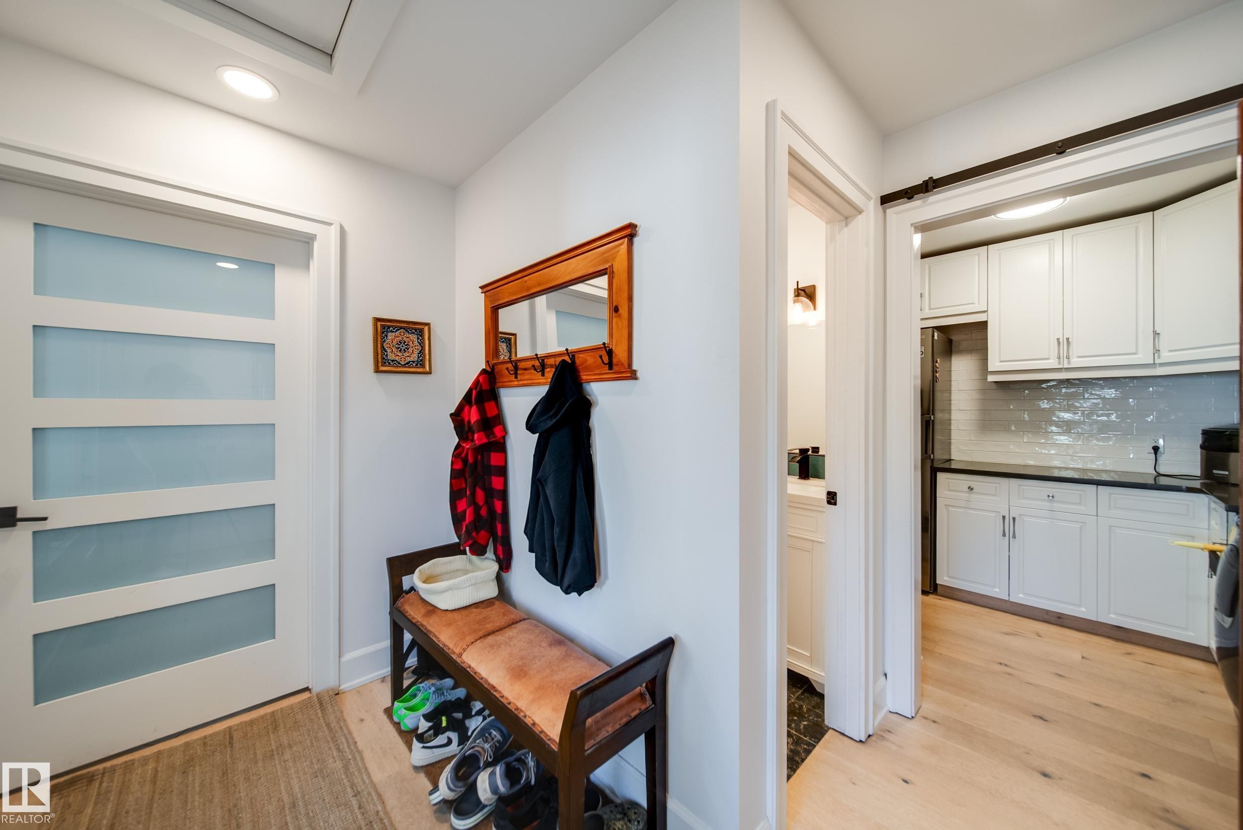 5310 Ada Boulevard Nw, Edmonton, AB - Indoor