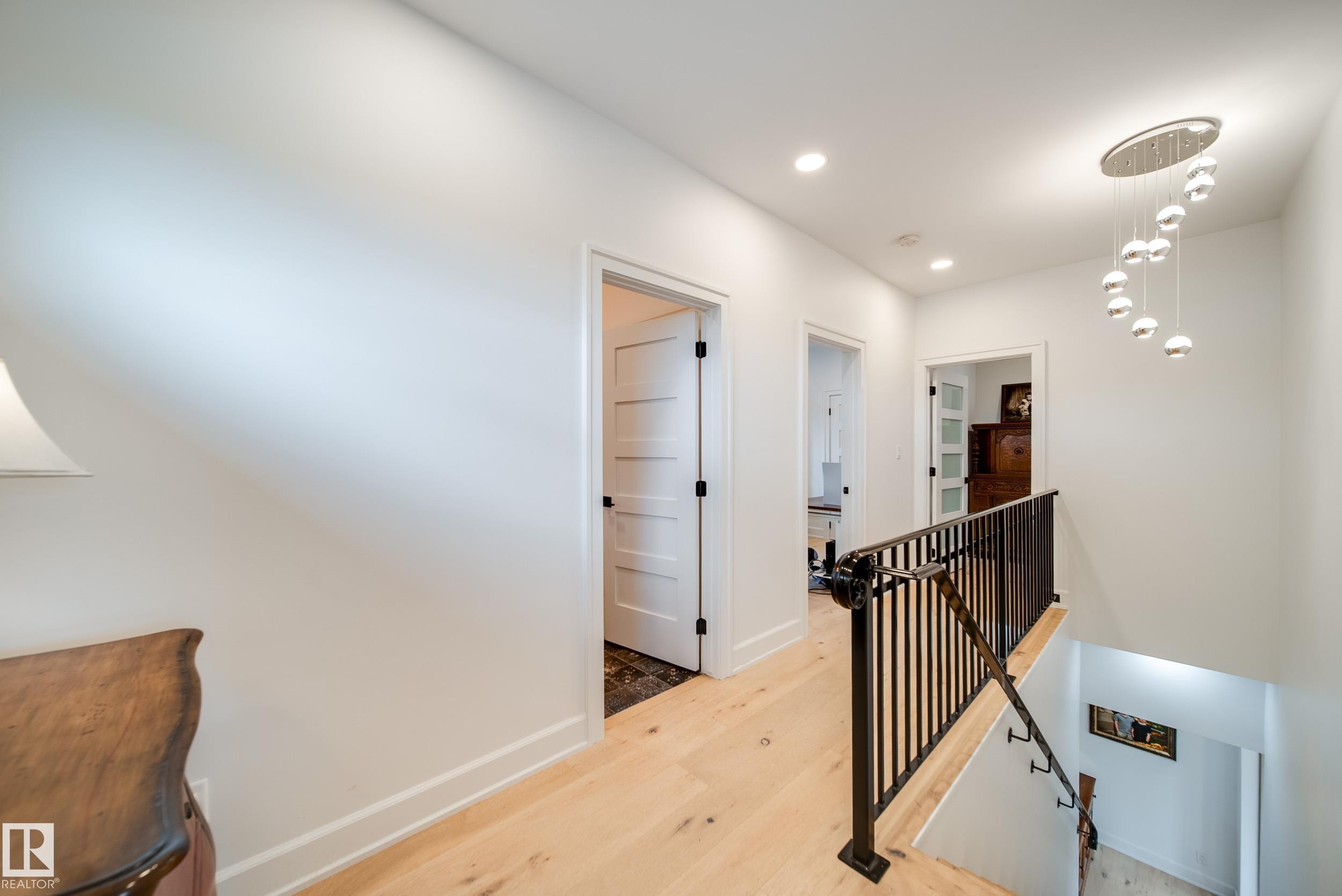 5310 Ada Boulevard Nw, Edmonton, AB - Indoor Photo Showing Other Room