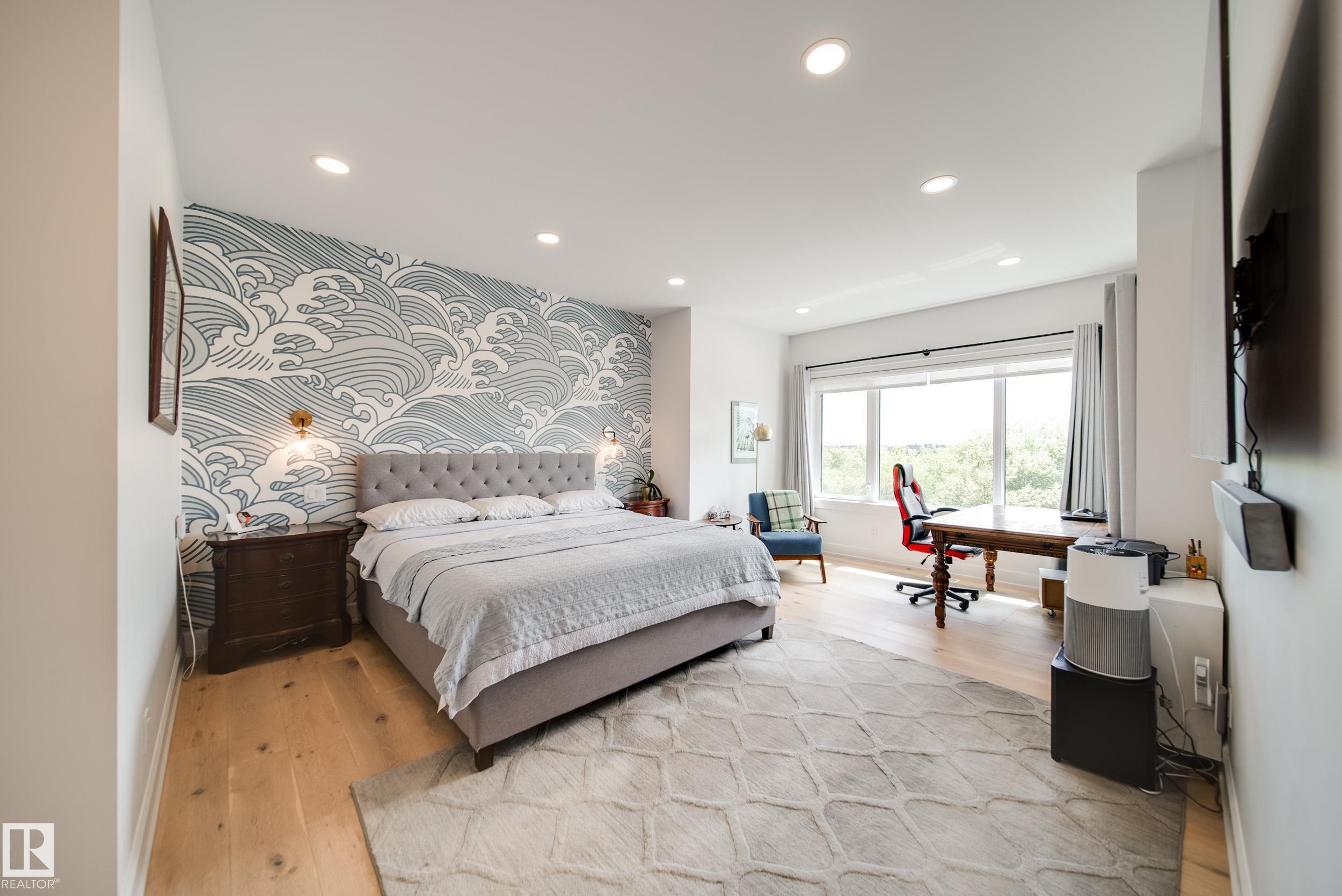 5310 Ada Boulevard Nw, Edmonton, AB - Indoor Photo Showing Bedroom