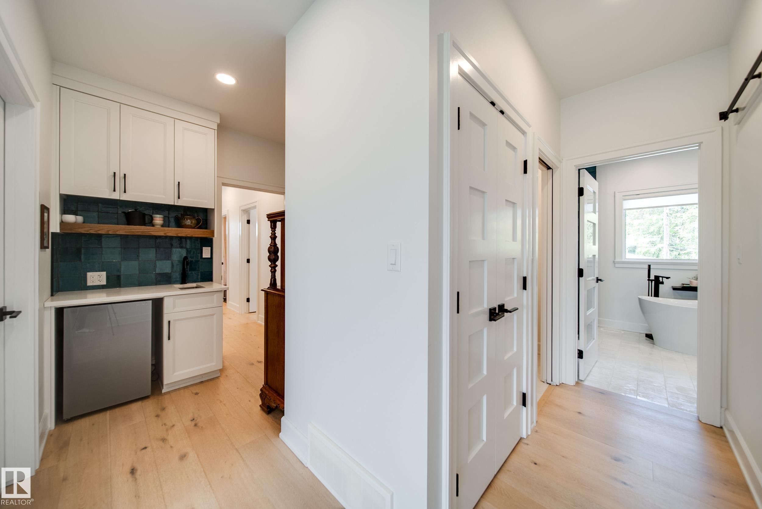 5310 Ada Boulevard Nw, Edmonton, AB - Indoor Photo Showing Other Room