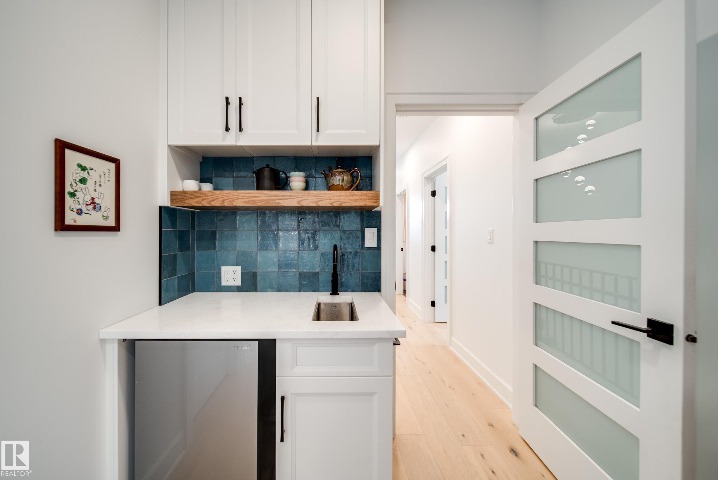 5310 Ada Boulevard Nw, Edmonton, AB - Indoor