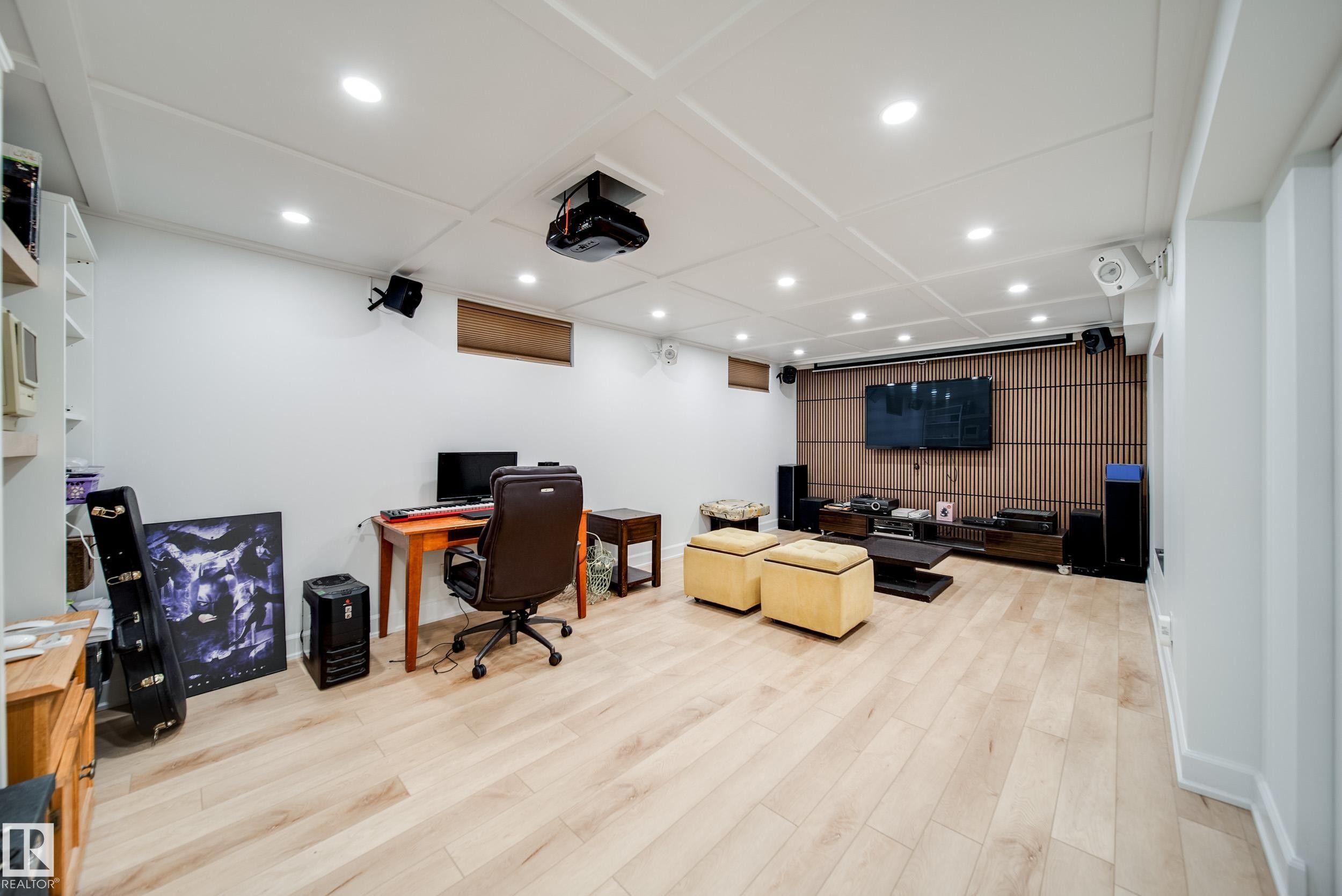 5310 Ada Boulevard Nw, Edmonton, AB - Indoor
