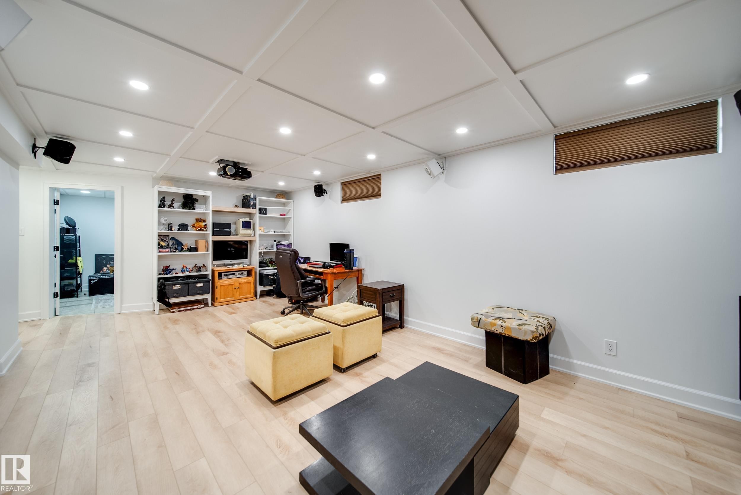 5310 Ada Boulevard Nw, Edmonton, AB - Indoor Photo Showing Other Room