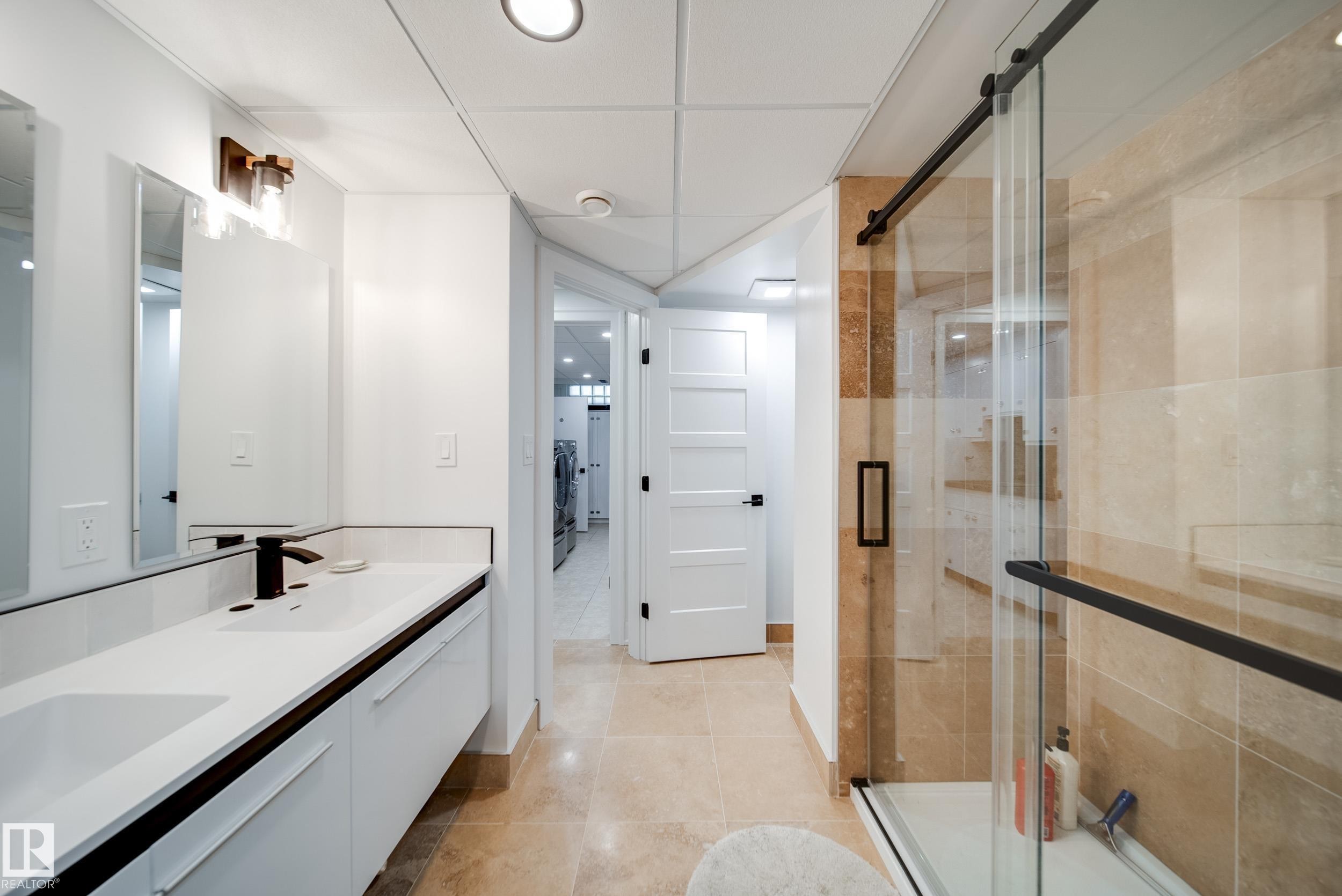 5310 Ada Boulevard Nw, Edmonton, AB - Indoor Photo Showing Bathroom