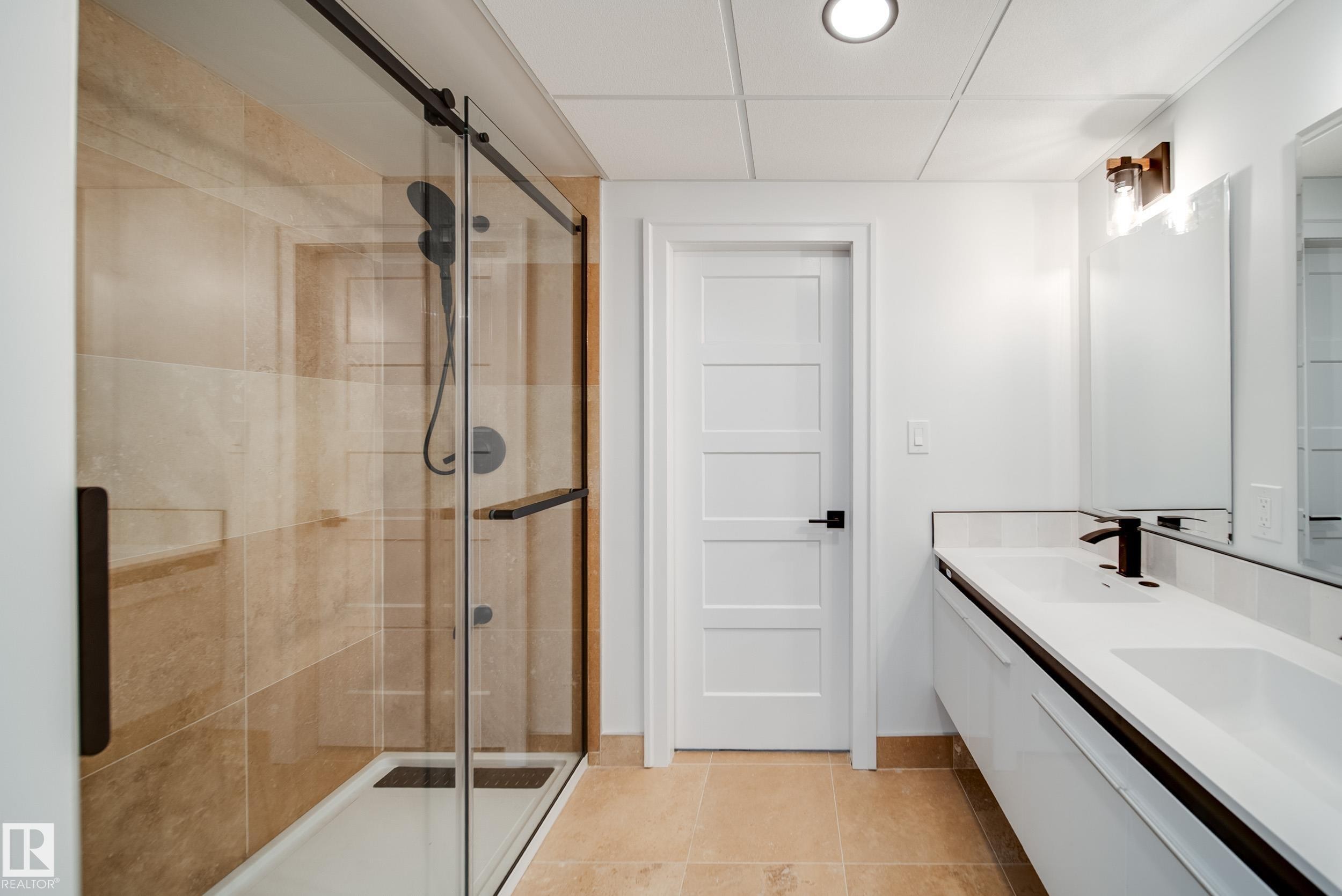 5310 Ada Boulevard Nw, Edmonton, AB - Indoor Photo Showing Bathroom