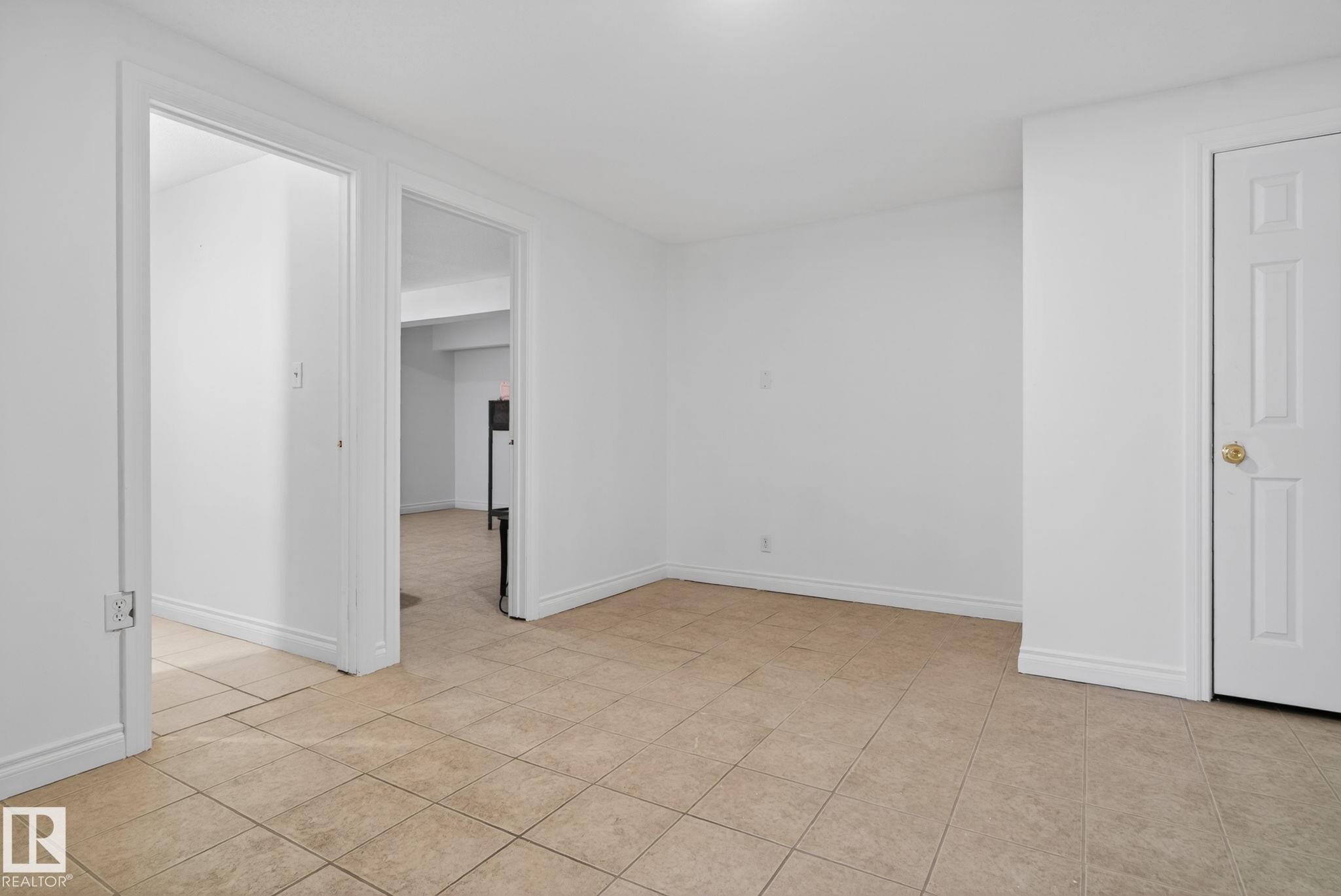 8807 24 Avenue, Edmonton, AB