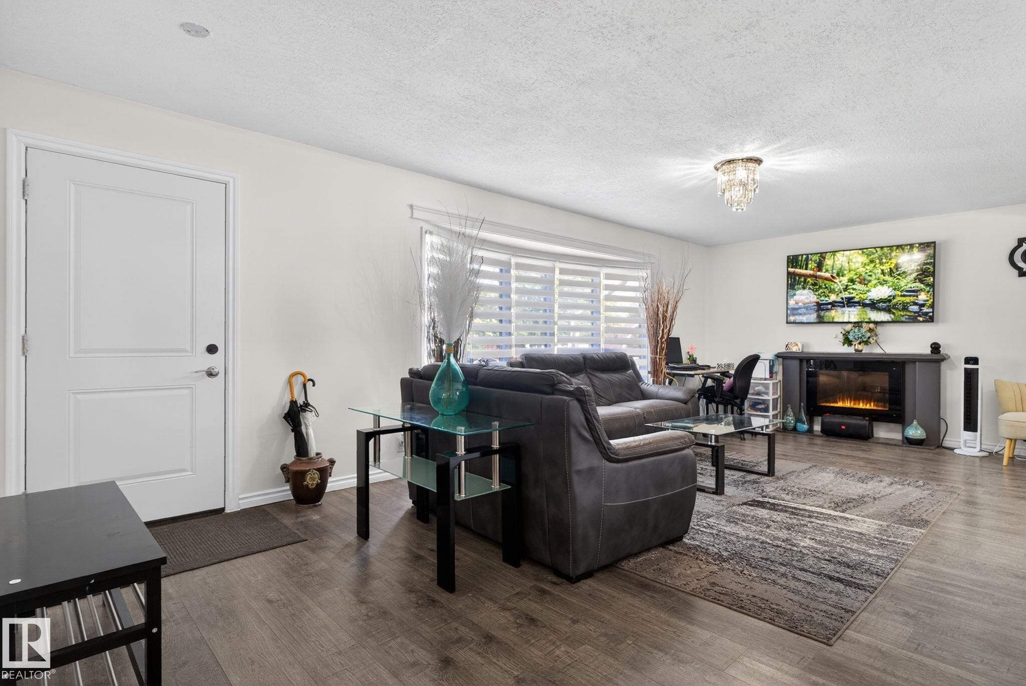 8807 24 Avenue, Edmonton, AB