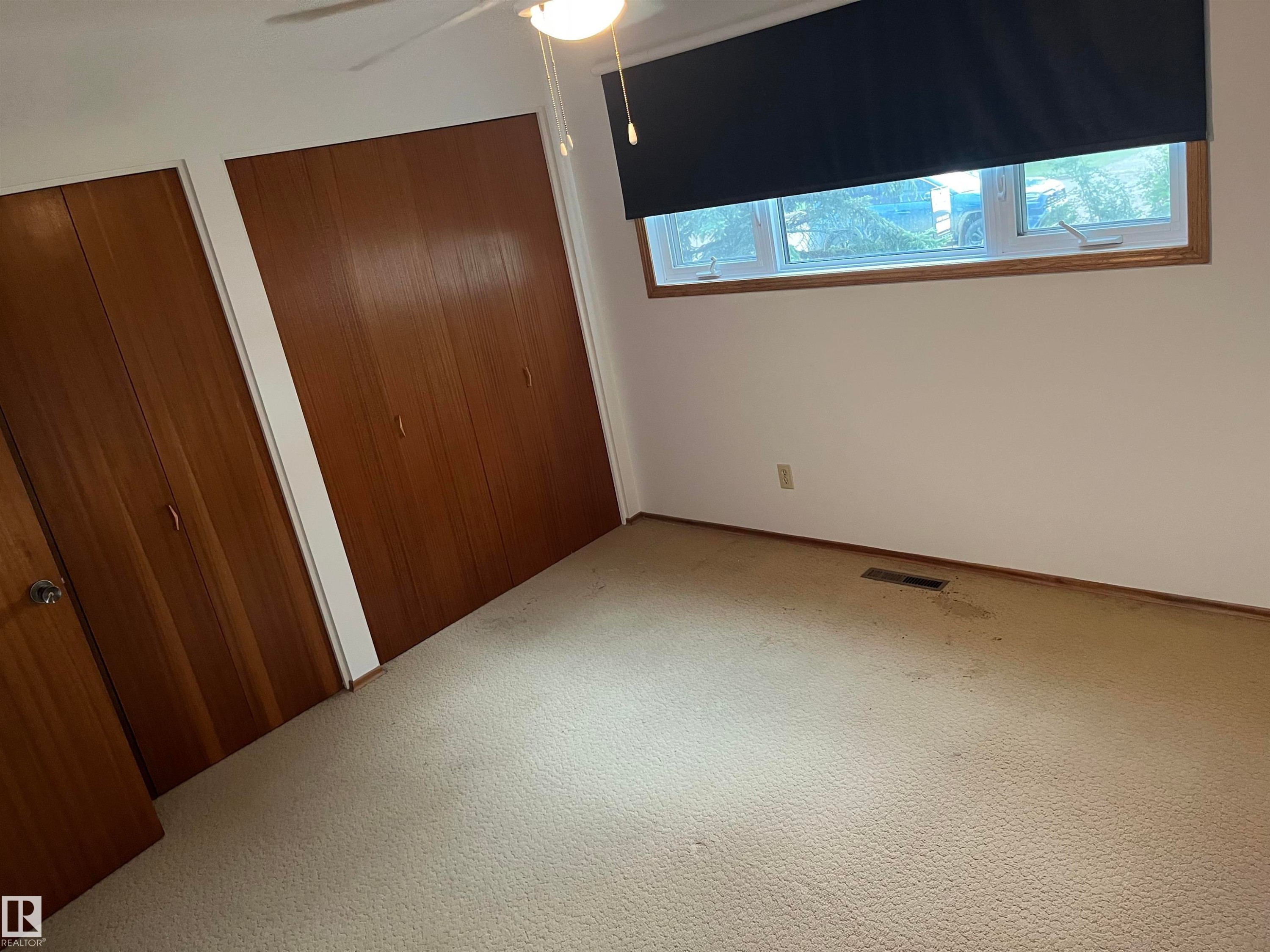 5012 58 Avenue, Viking, AB - Indoor Photo Showing Other Room