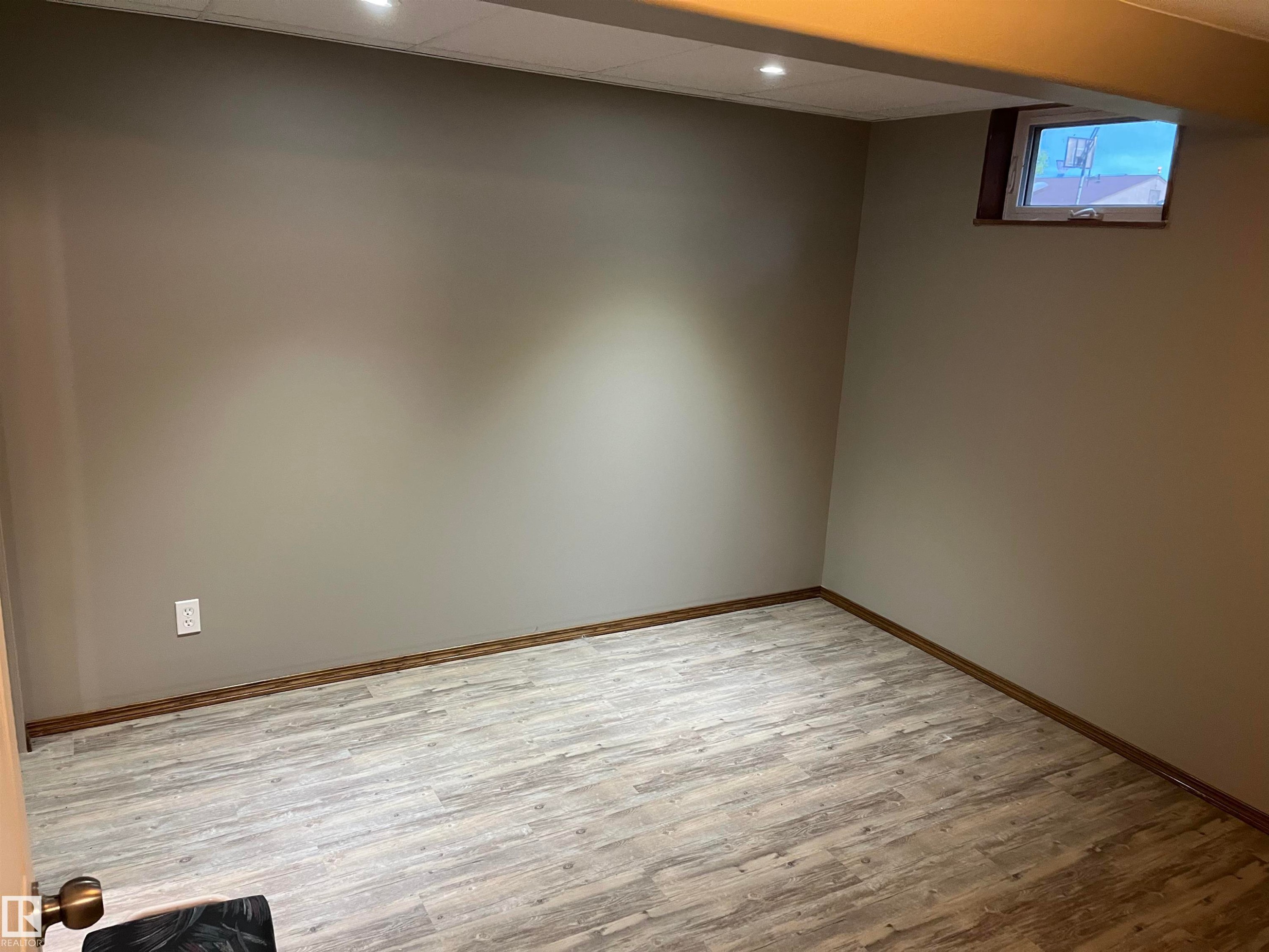Basement Bedroom - 5012 58 Avenue, Viking, AB - Indoor