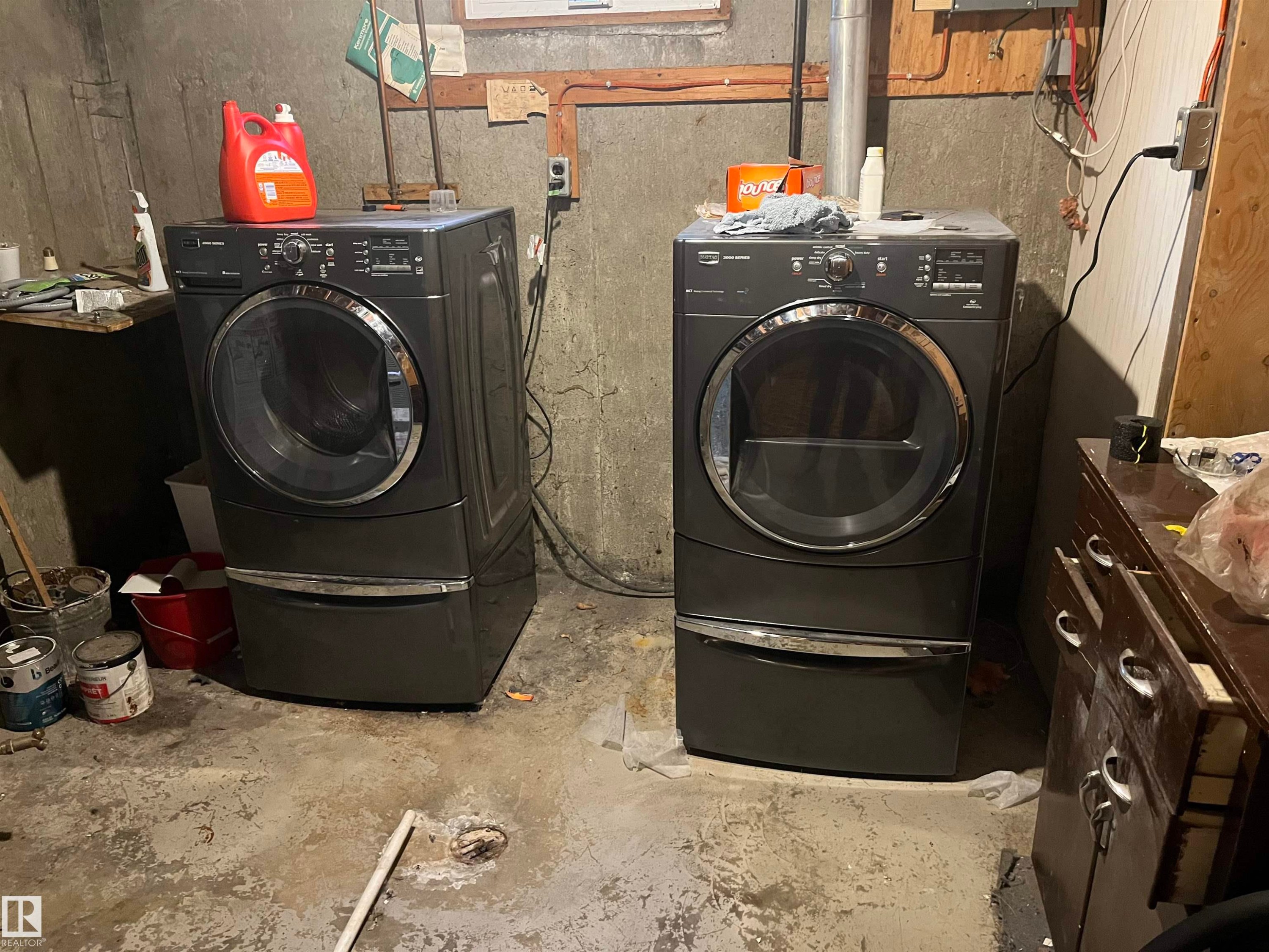 5012 58 Avenue, Viking, AB - Indoor Photo Showing Laundry Room