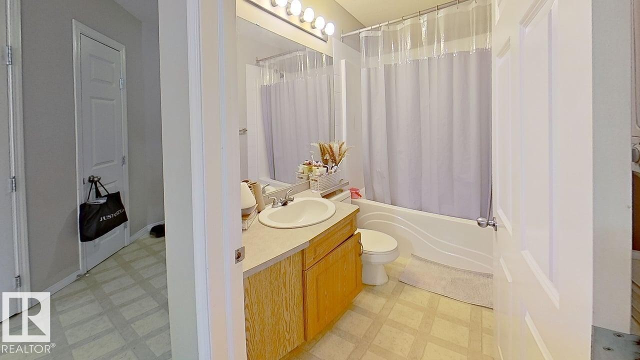 #404 9945 167 St Nw, Edmonton, AB - Indoor Photo Showing Bathroom