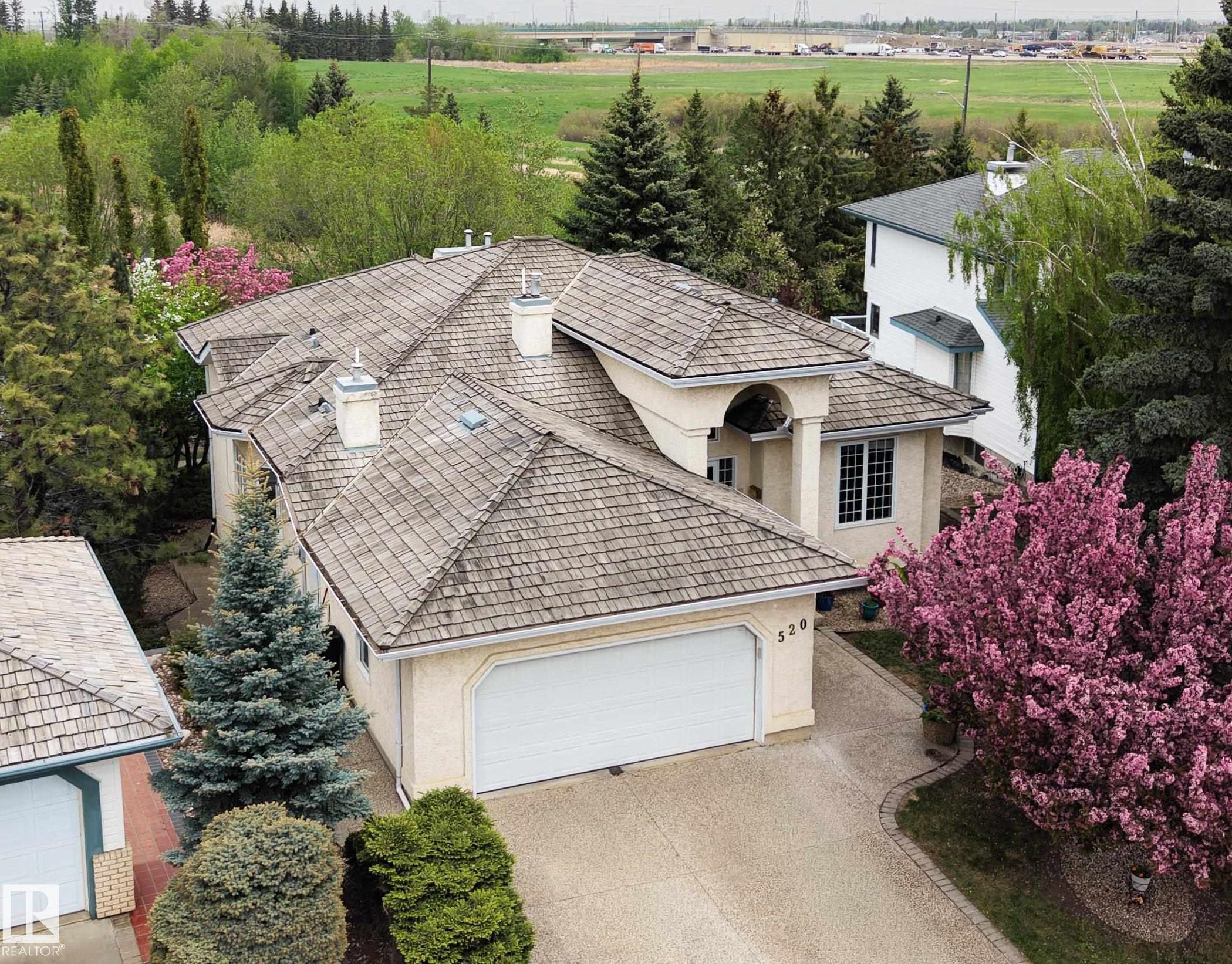 520 Pardee Bay Nw, Edmonton, AB - Outdoor
