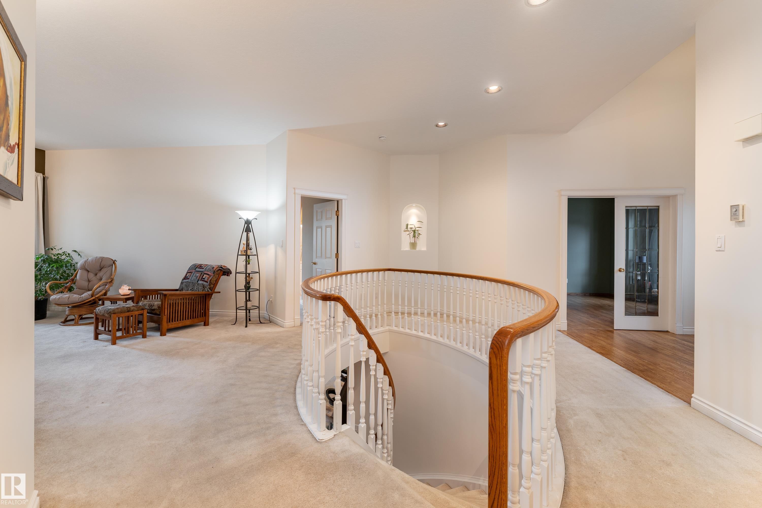 520 Pardee Bay Nw, Edmonton, AB - Indoor Photo Showing Other Room