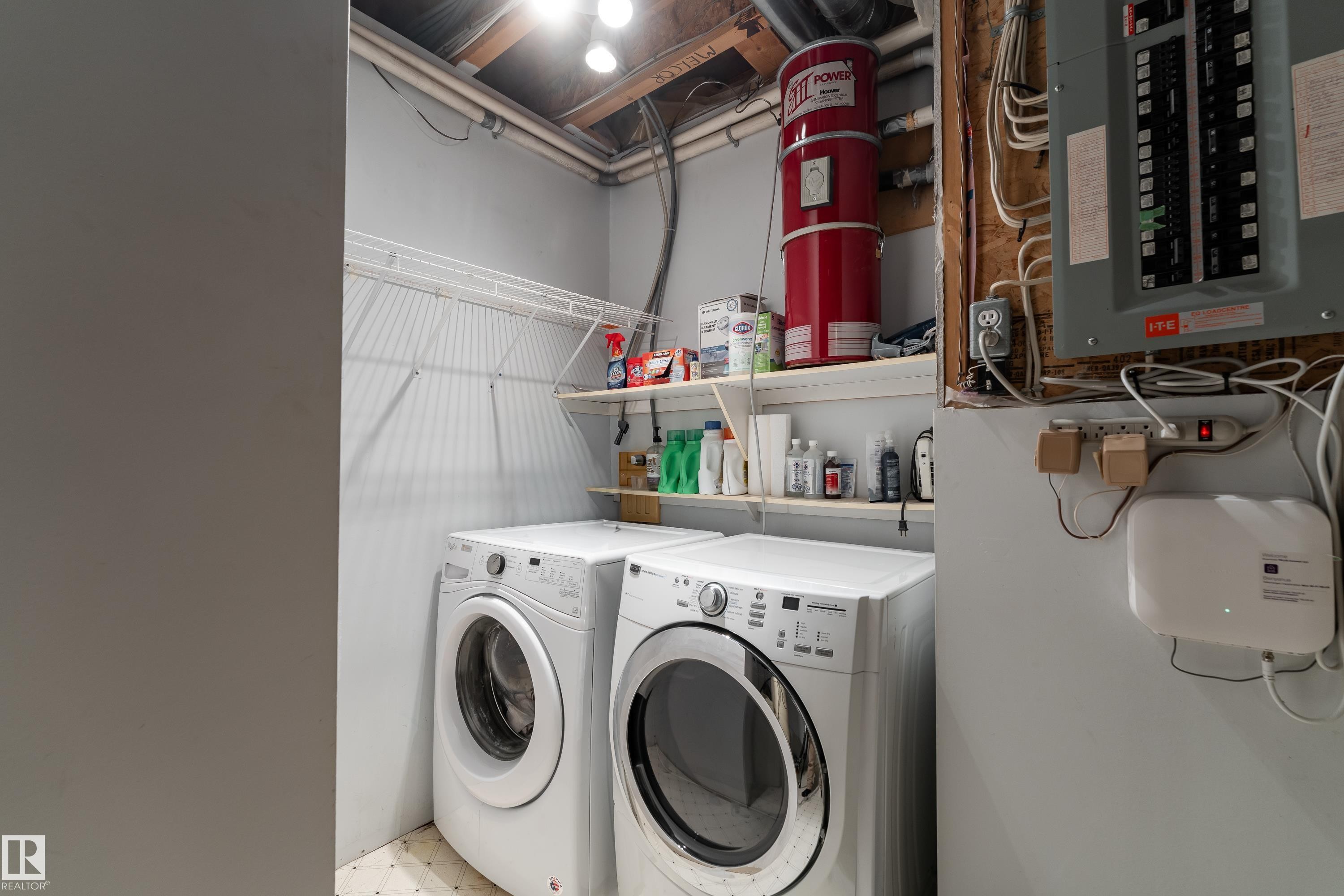520 Pardee Bay Nw, Edmonton, AB - Indoor Photo Showing Laundry Room