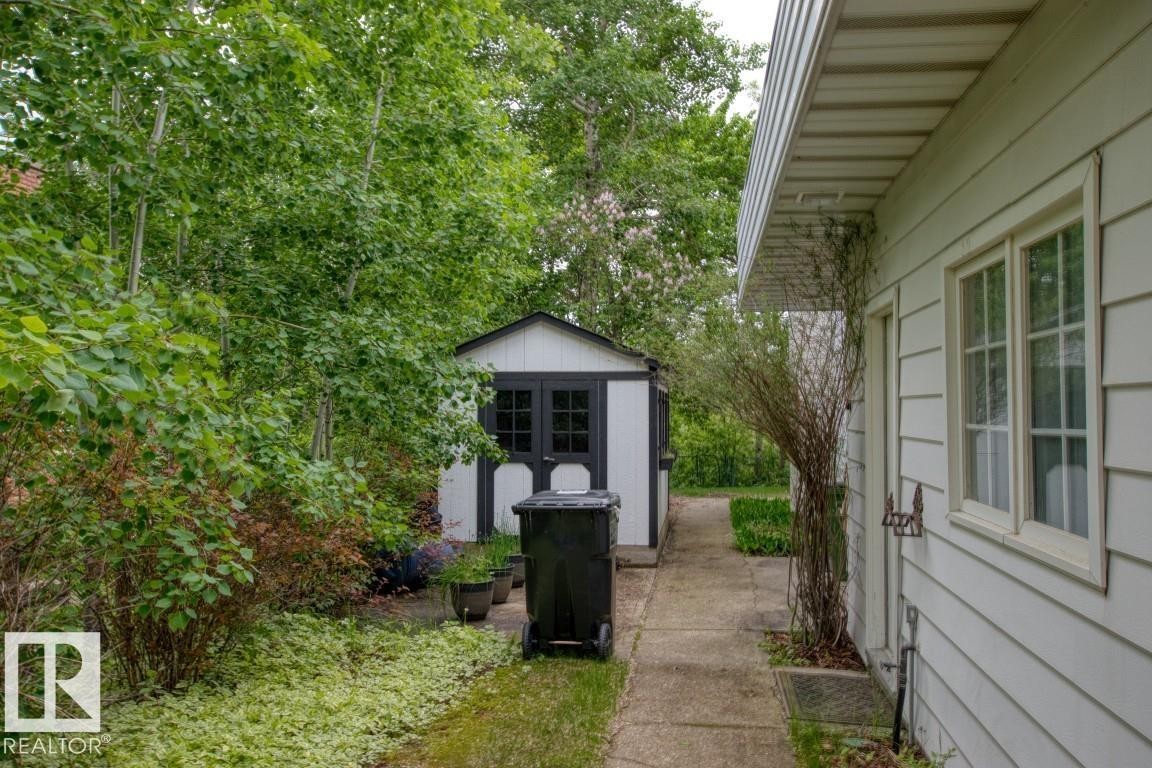 104 Quesnell Crescent, Edmonton, AB
