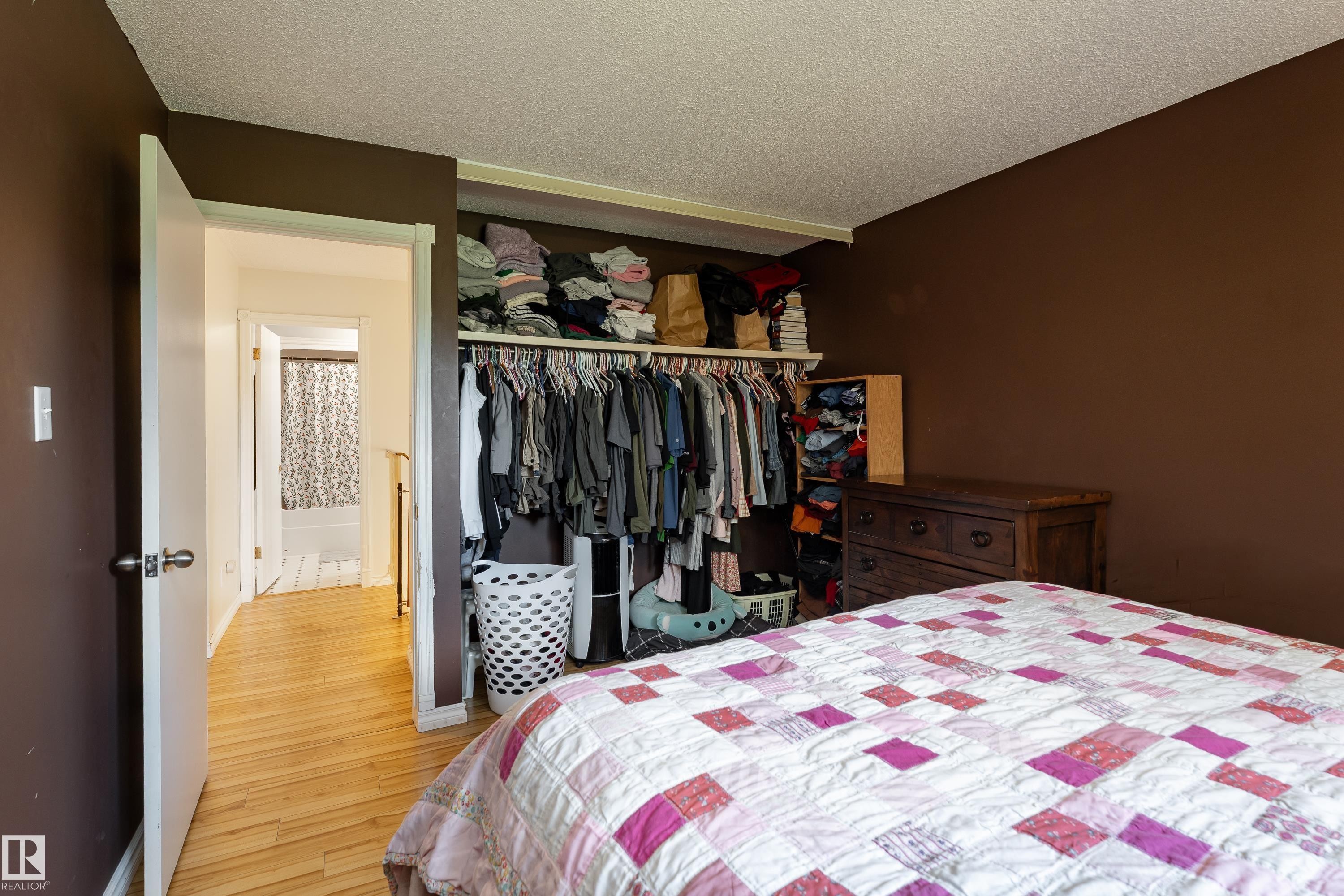 9 Royal Road, Edmonton, AB