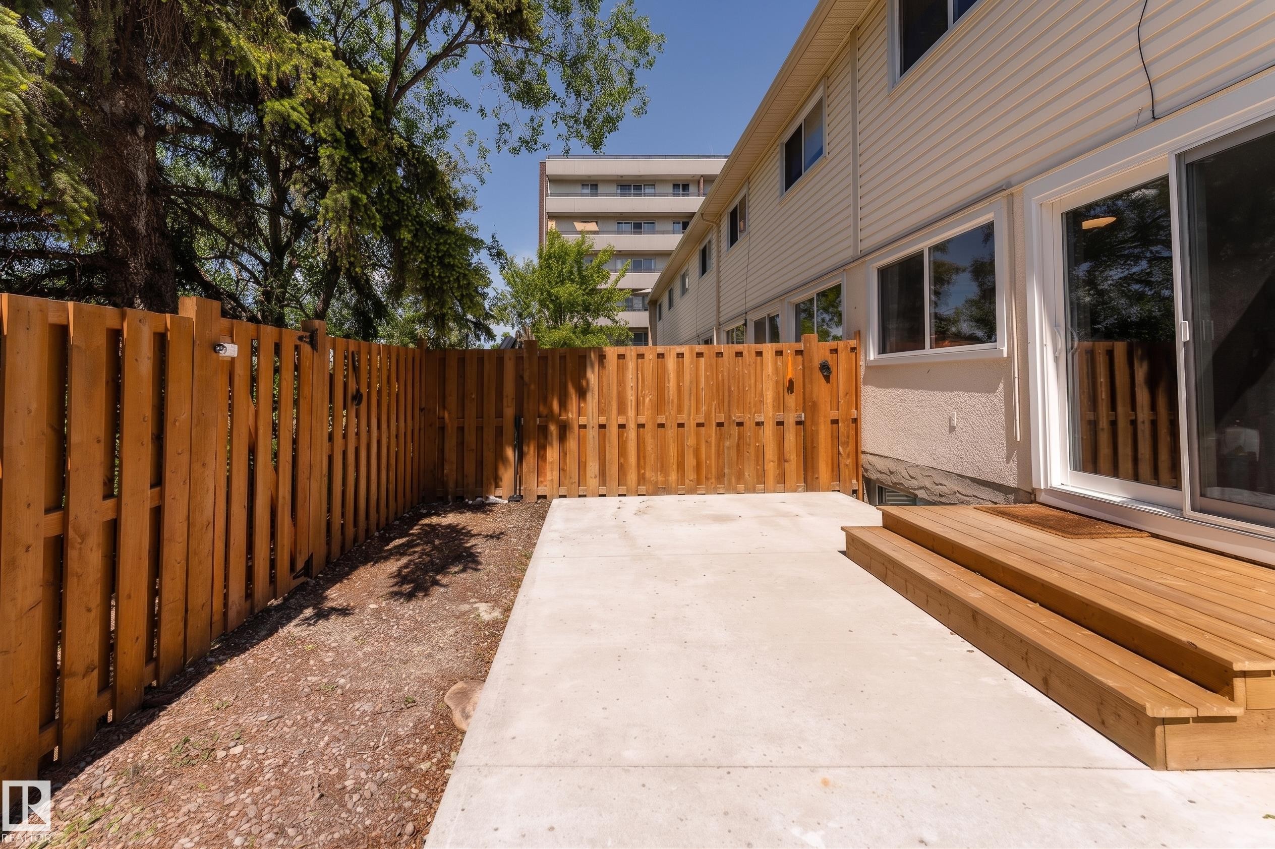 9 Royal Road, Edmonton, AB