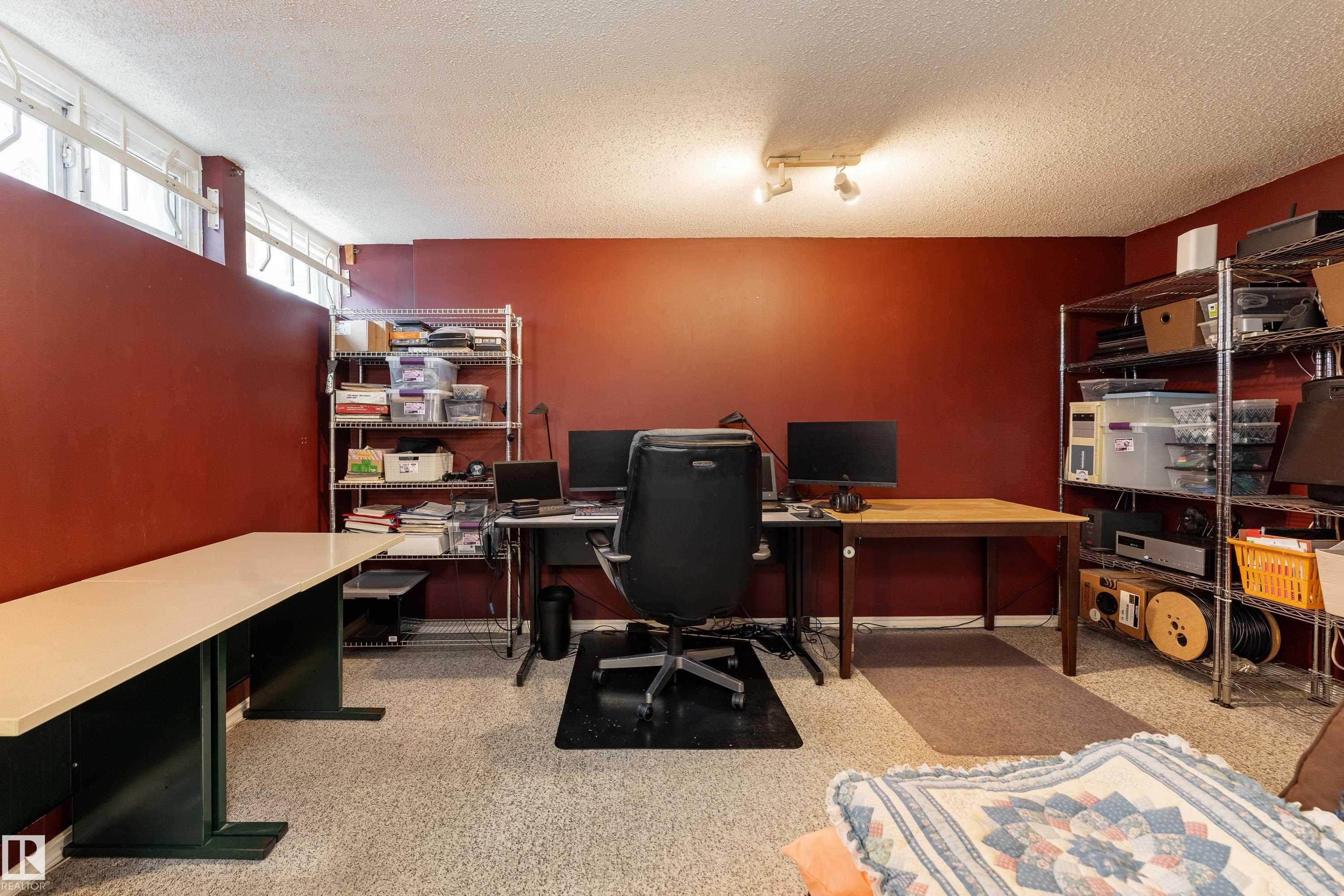 9 Royal Road, Edmonton, AB