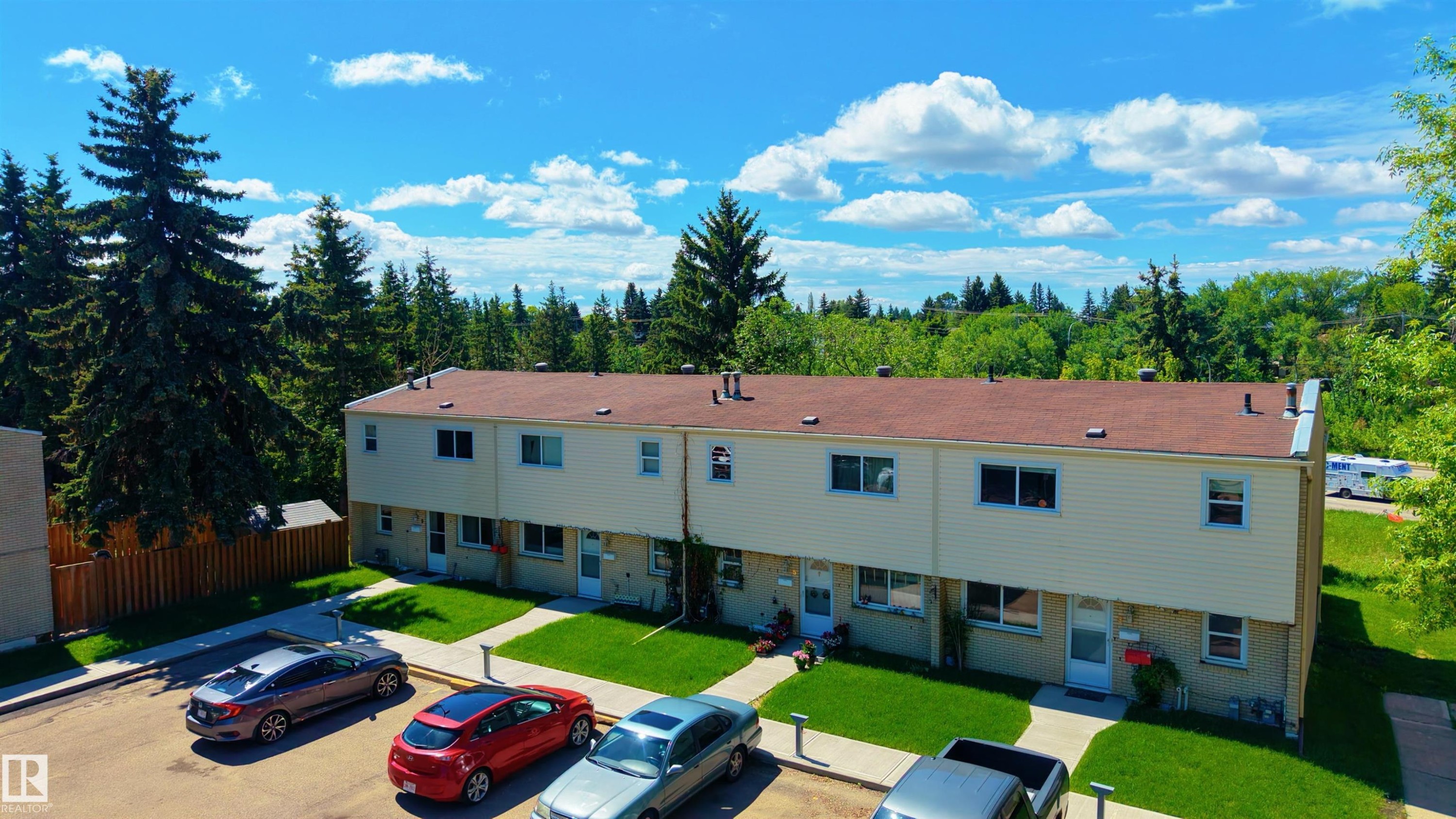 9 Royal Road, Edmonton, AB