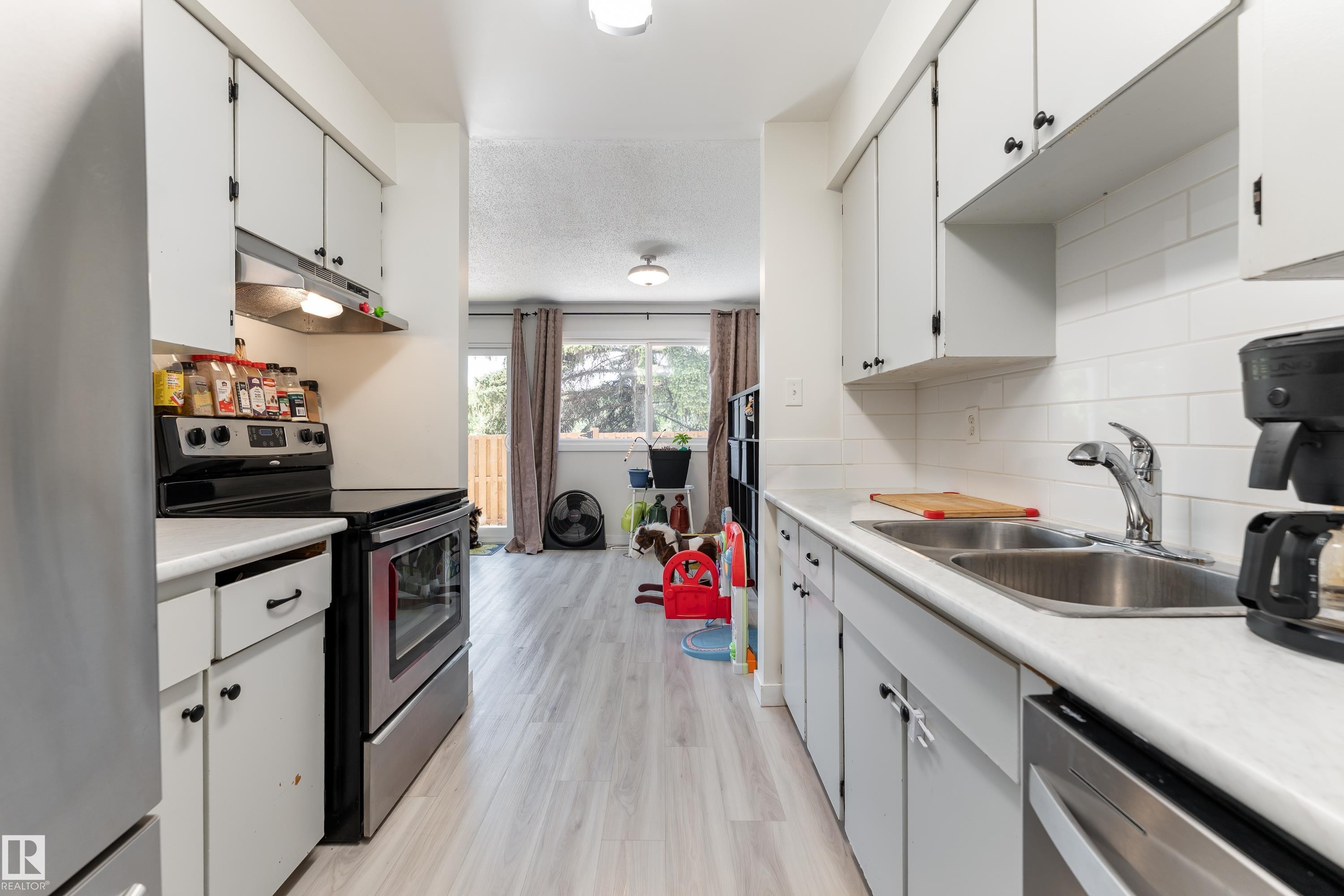 9 Royal Road, Edmonton, AB