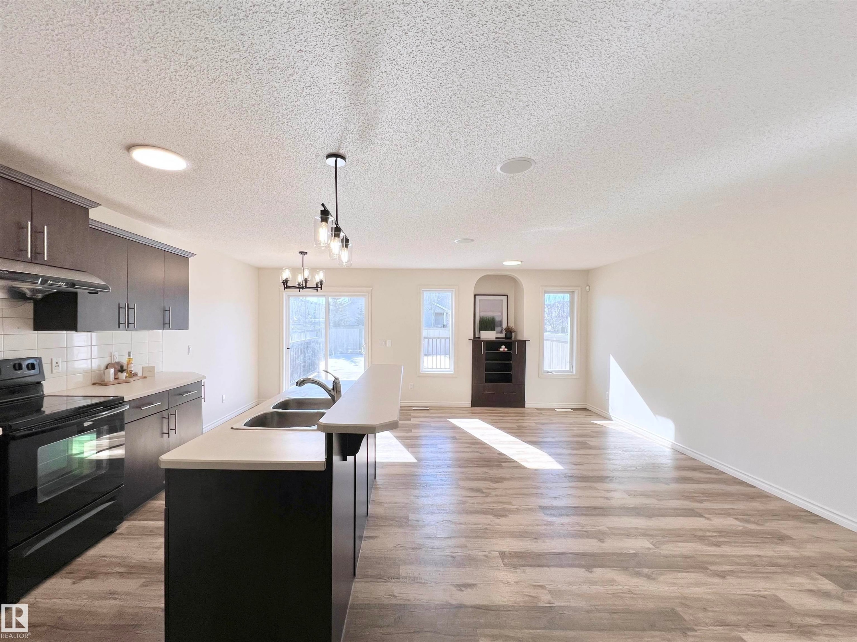17127 7A Avenue, Edmonton, AB