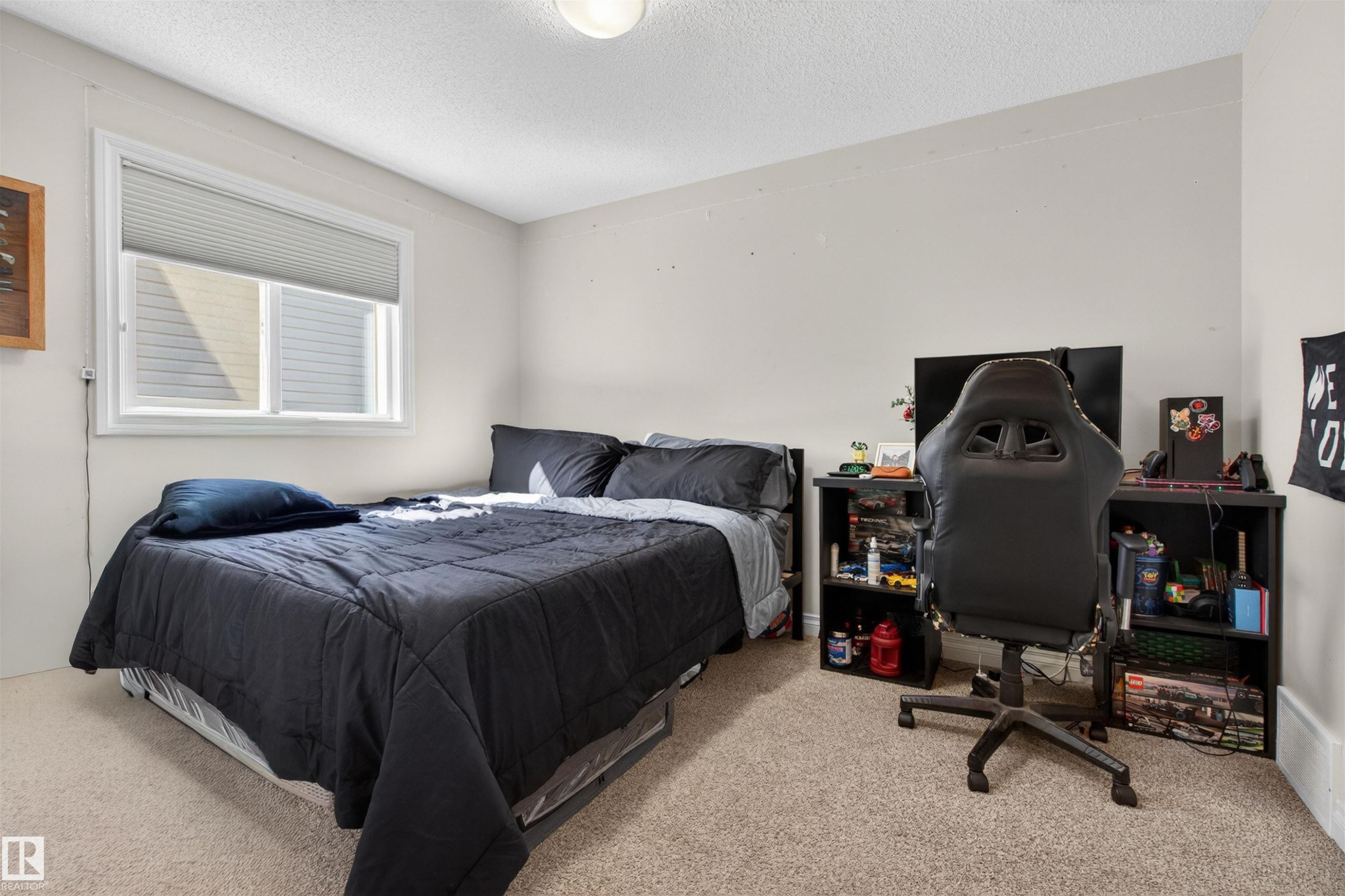 16528 132 Street, Edmonton, AB