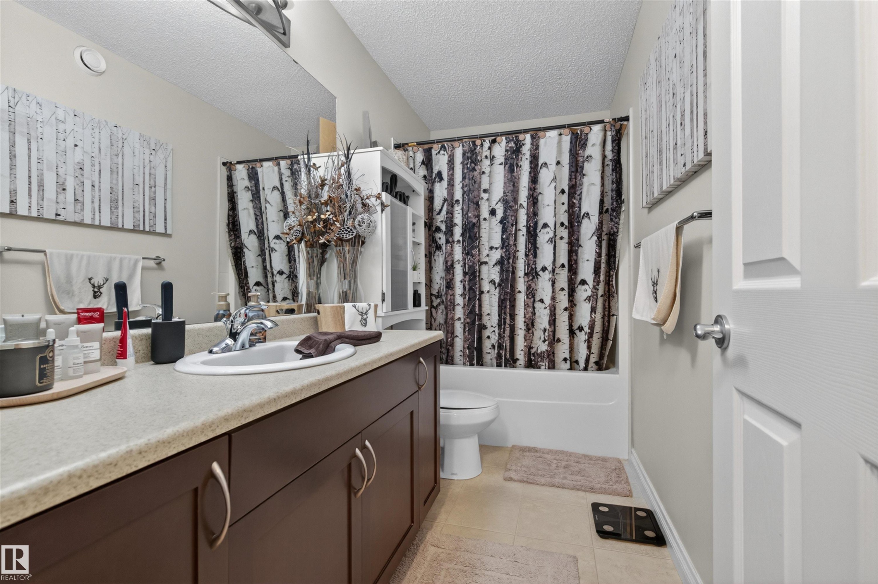 16528 132 Street, Edmonton, AB