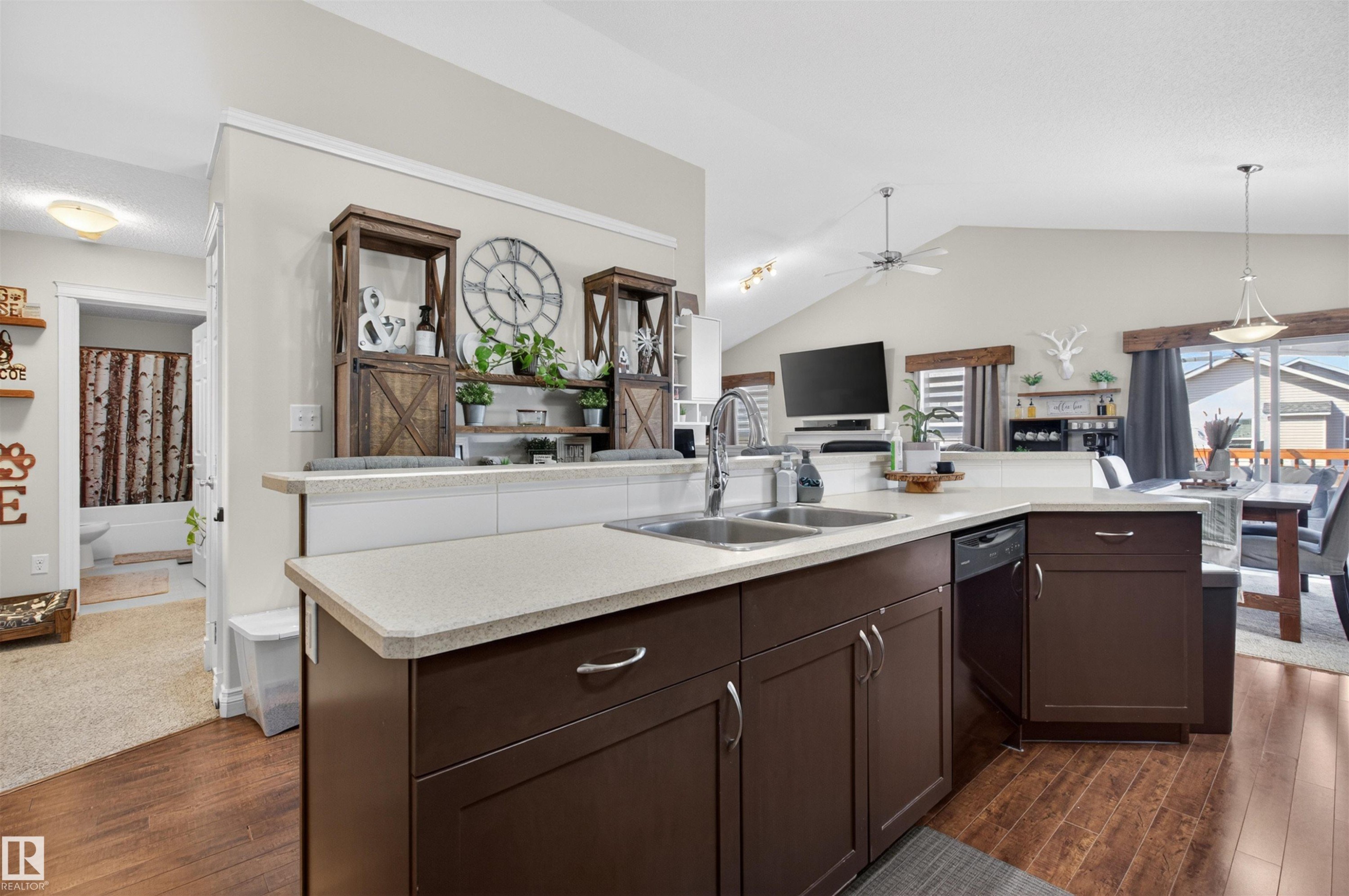16528 132 Street, Edmonton, AB