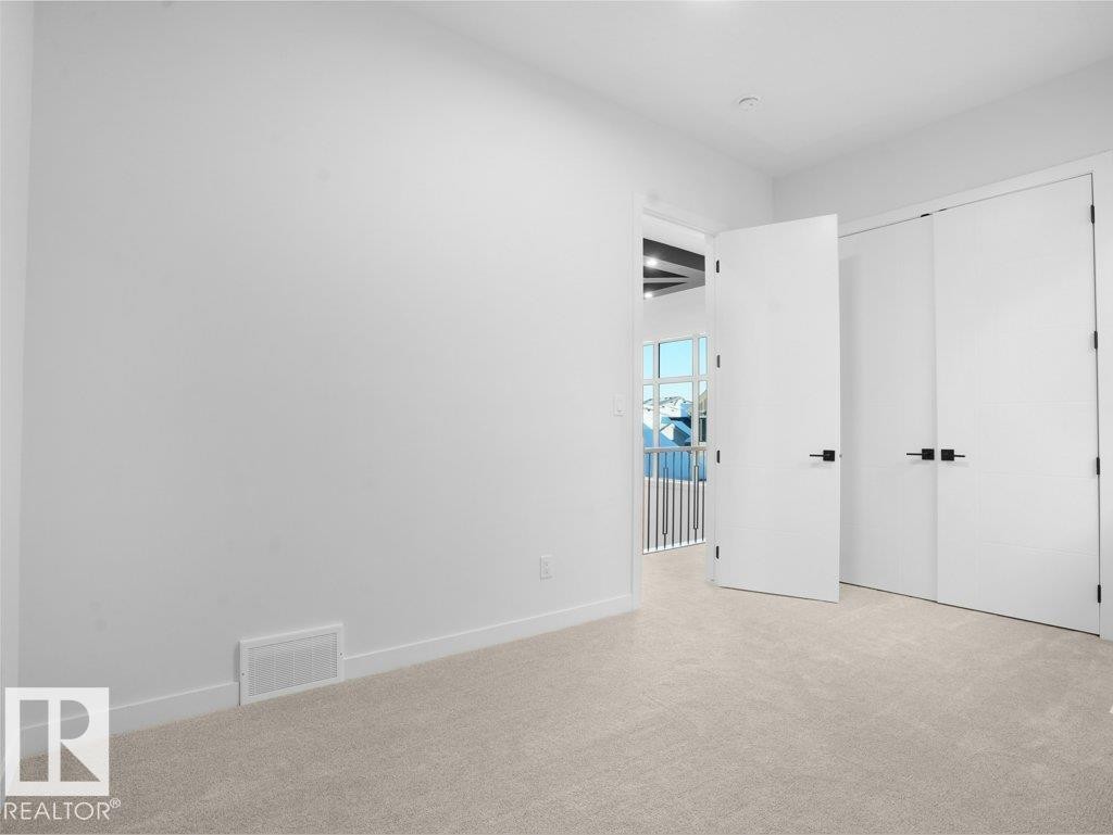 6730 Crawford Way, Edmonton, AB