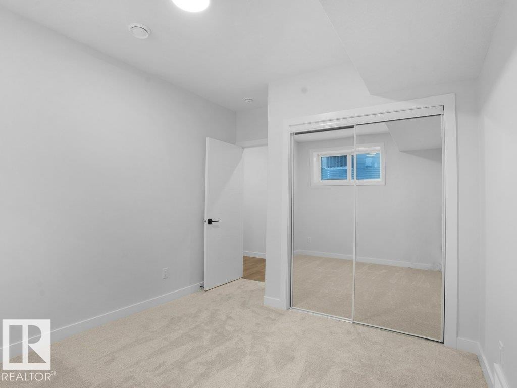 6730 Crawford Way, Edmonton, AB
