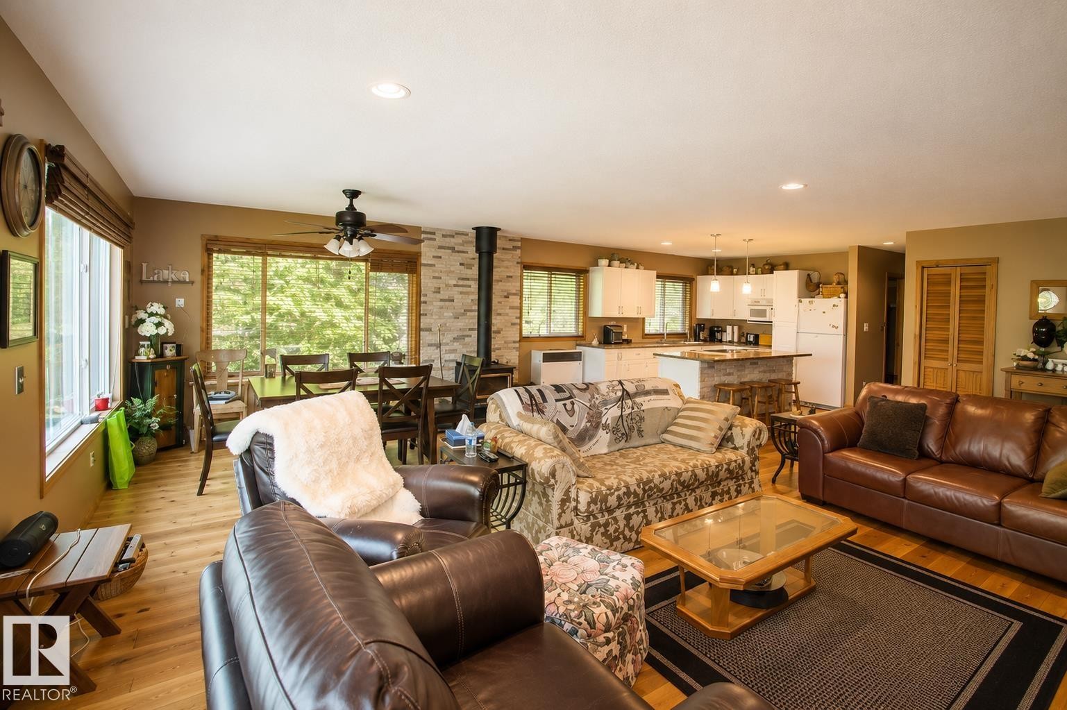 Living room - 104 60201 Rng Rd 122, Rural St. Paul County, AB