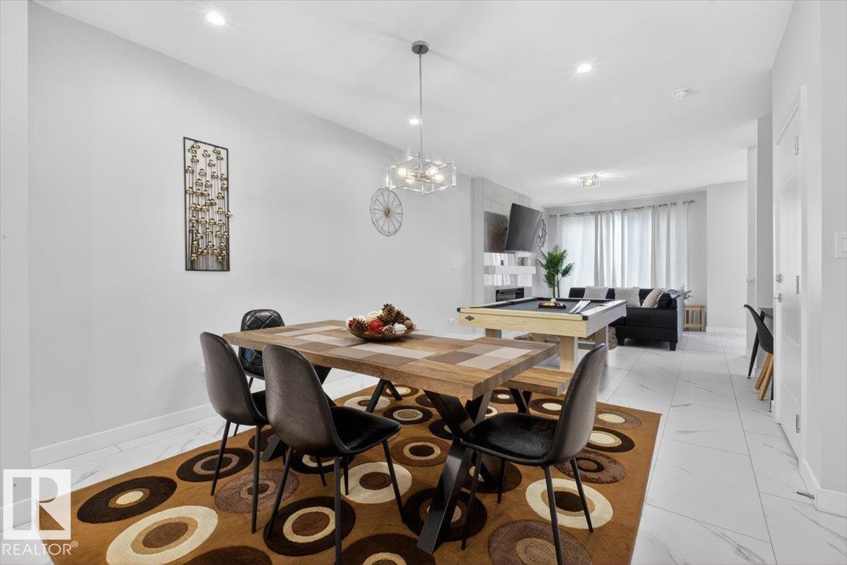 8090 Kiriak Link Sw, Edmonton, AB - Indoor Photo Showing Dining Room