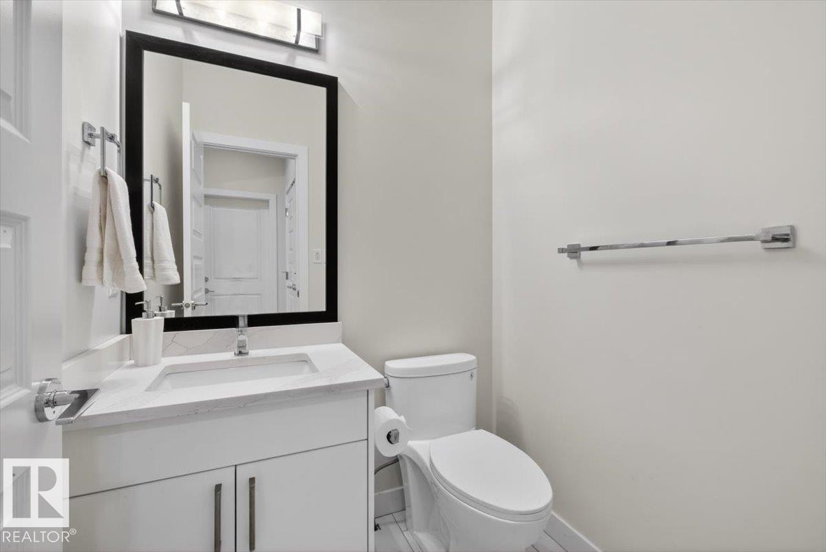 8090 Kiriak Link Sw, Edmonton, AB - Indoor Photo Showing Bathroom