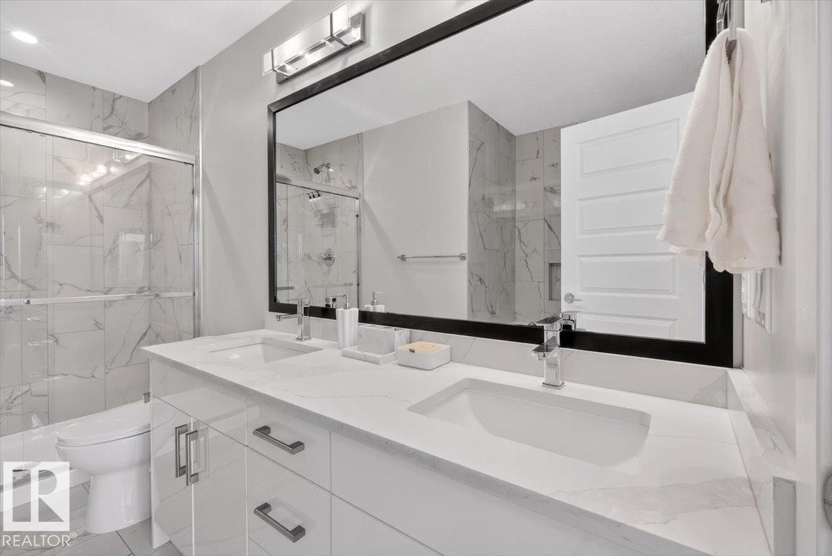 8090 Kiriak Link Sw, Edmonton, AB - Indoor Photo Showing Bathroom