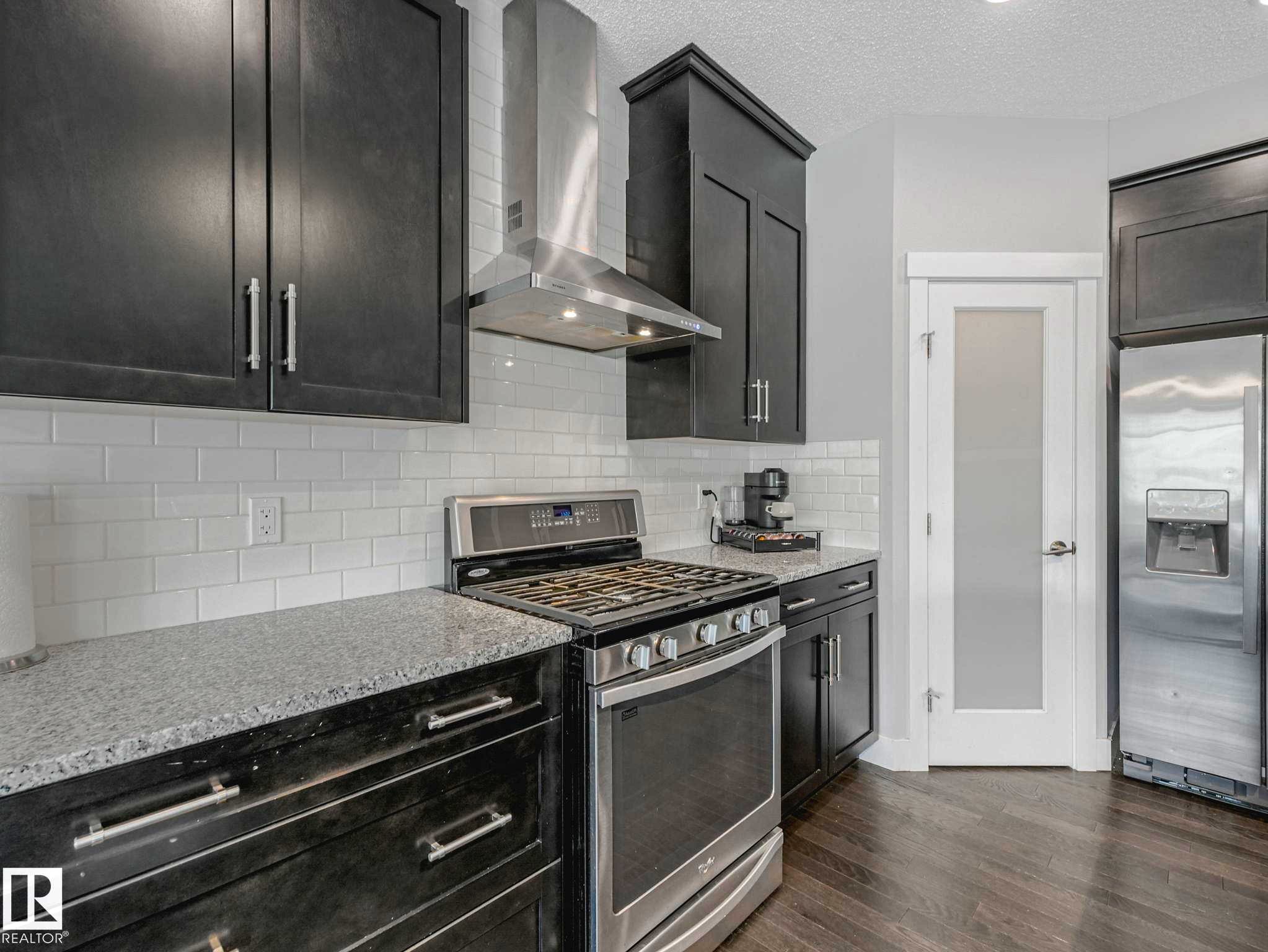 13755 166 Avenue, Edmonton, AB - Indoor Photo Showing Kitchen