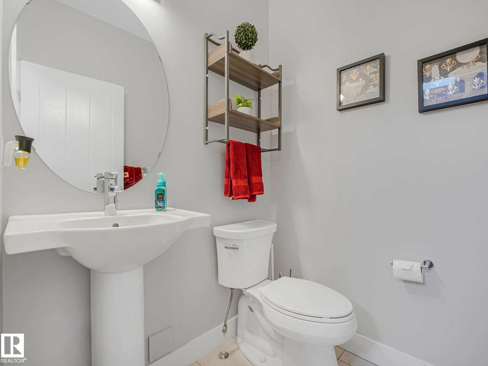 13755 166 Avenue, Edmonton, AB - Indoor Photo Showing Bathroom