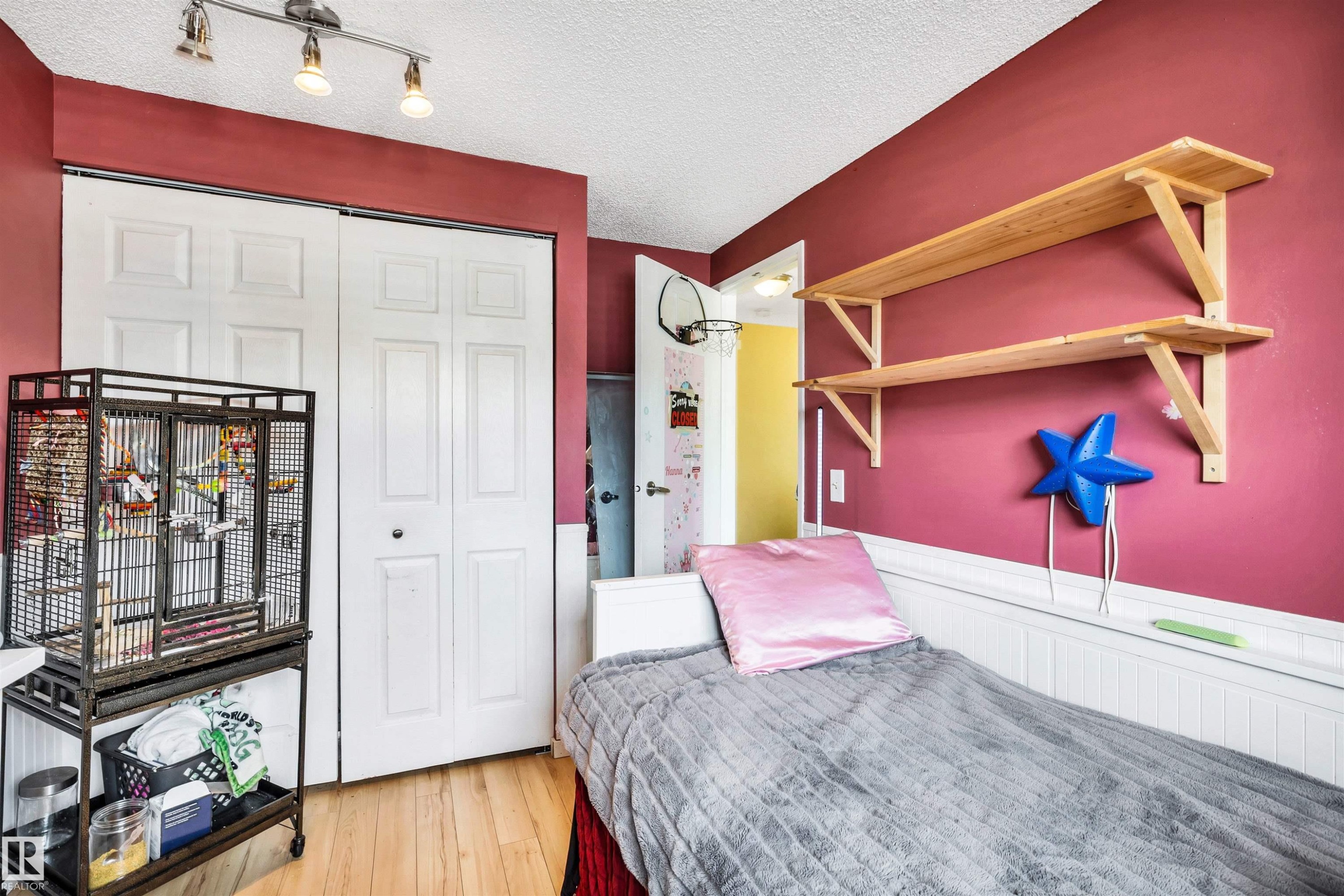 4551 33A Avenue, Edmonton, AB