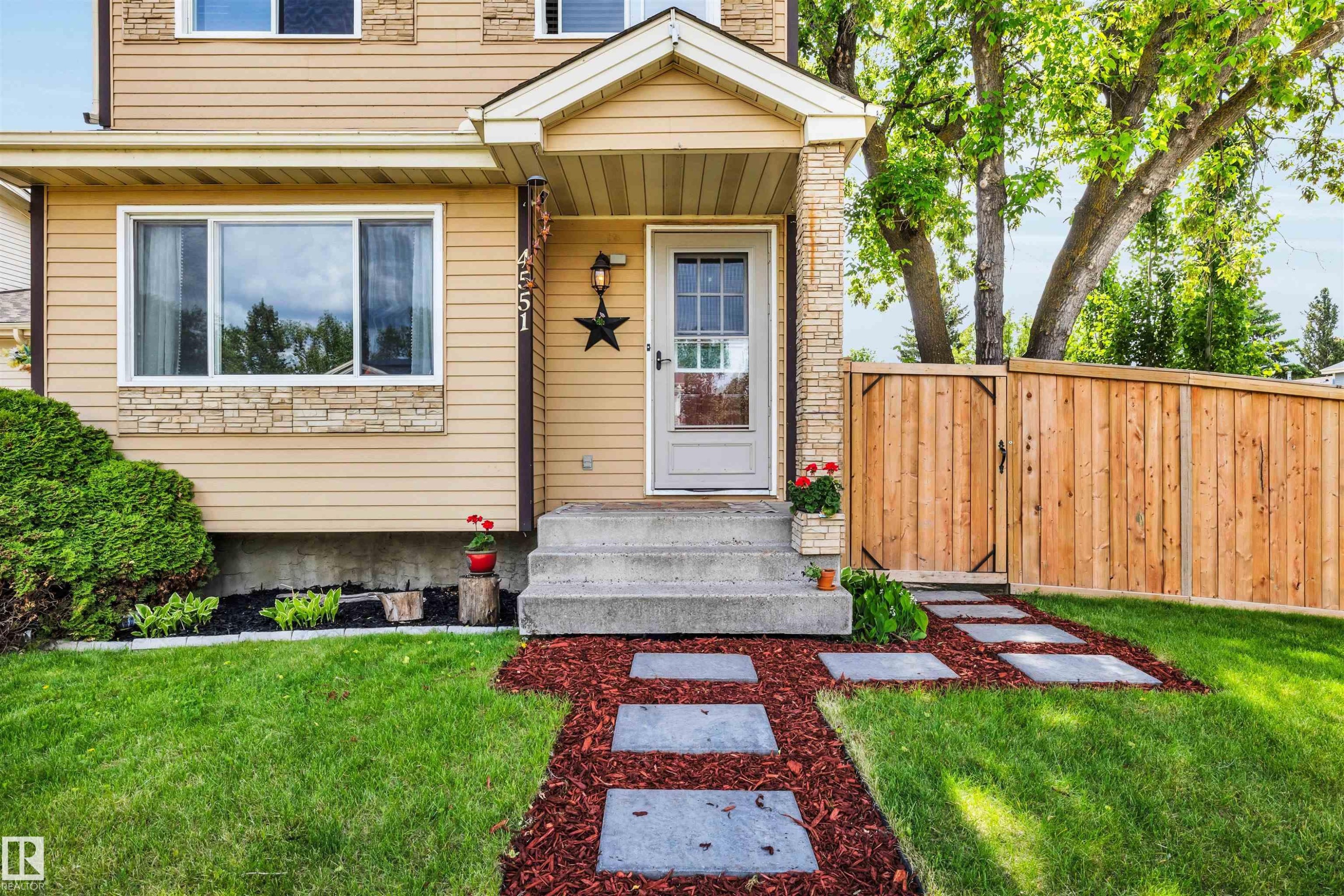 4551 33A Avenue, Edmonton, AB