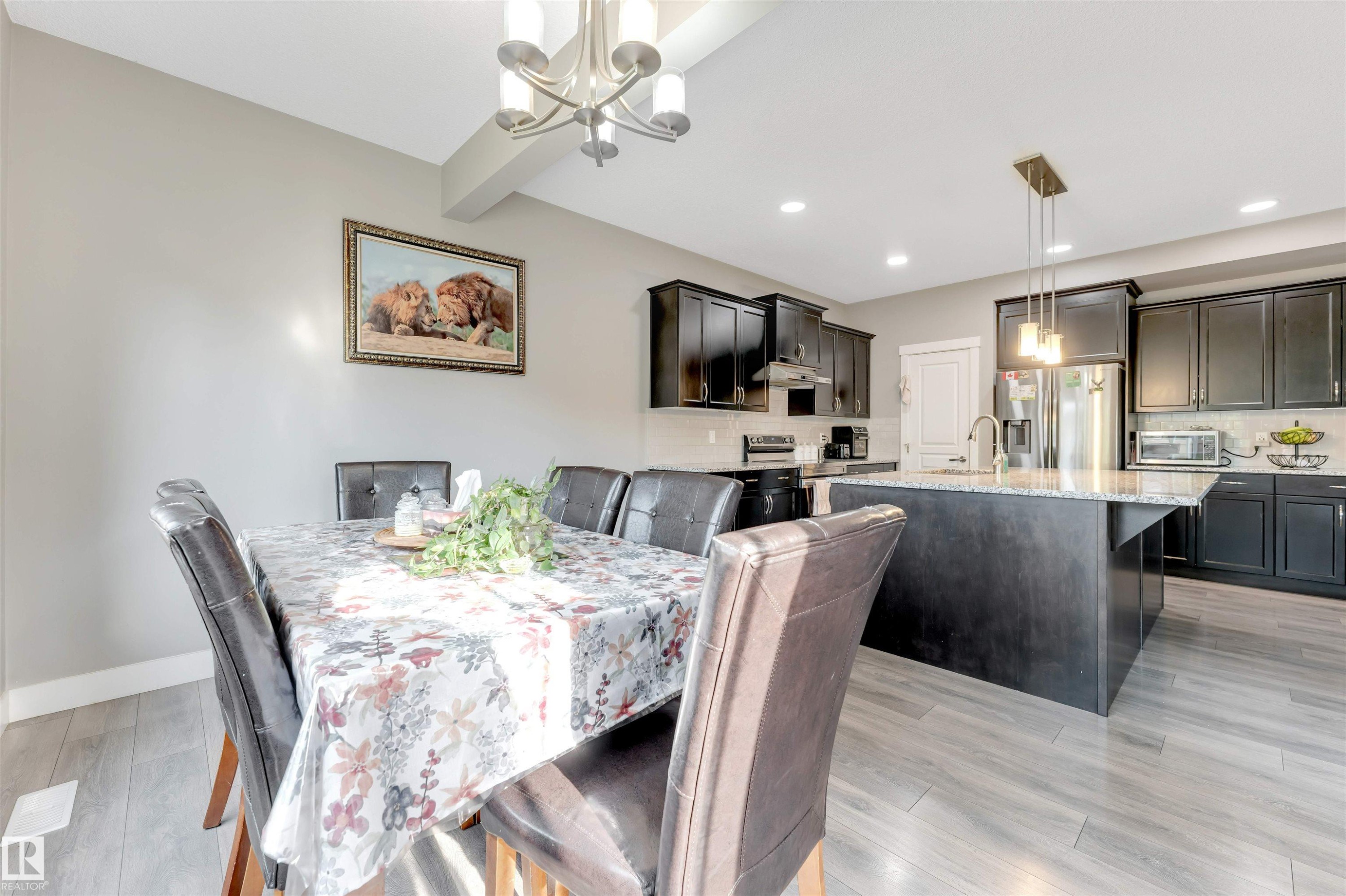 5930 19A Avenue, Edmonton, AB - Indoor Photo Showing Dining Room