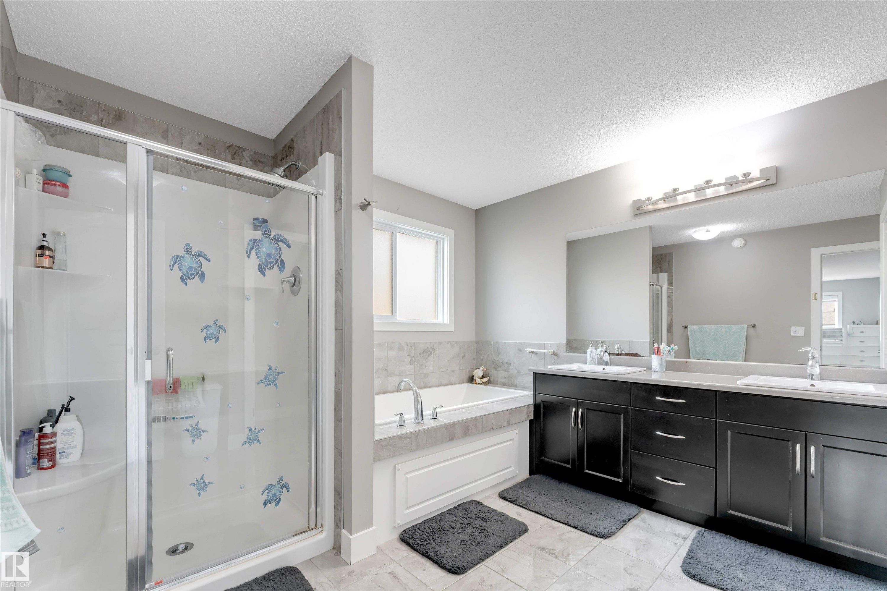 5930 19A Avenue, Edmonton, AB - Indoor Photo Showing Bathroom