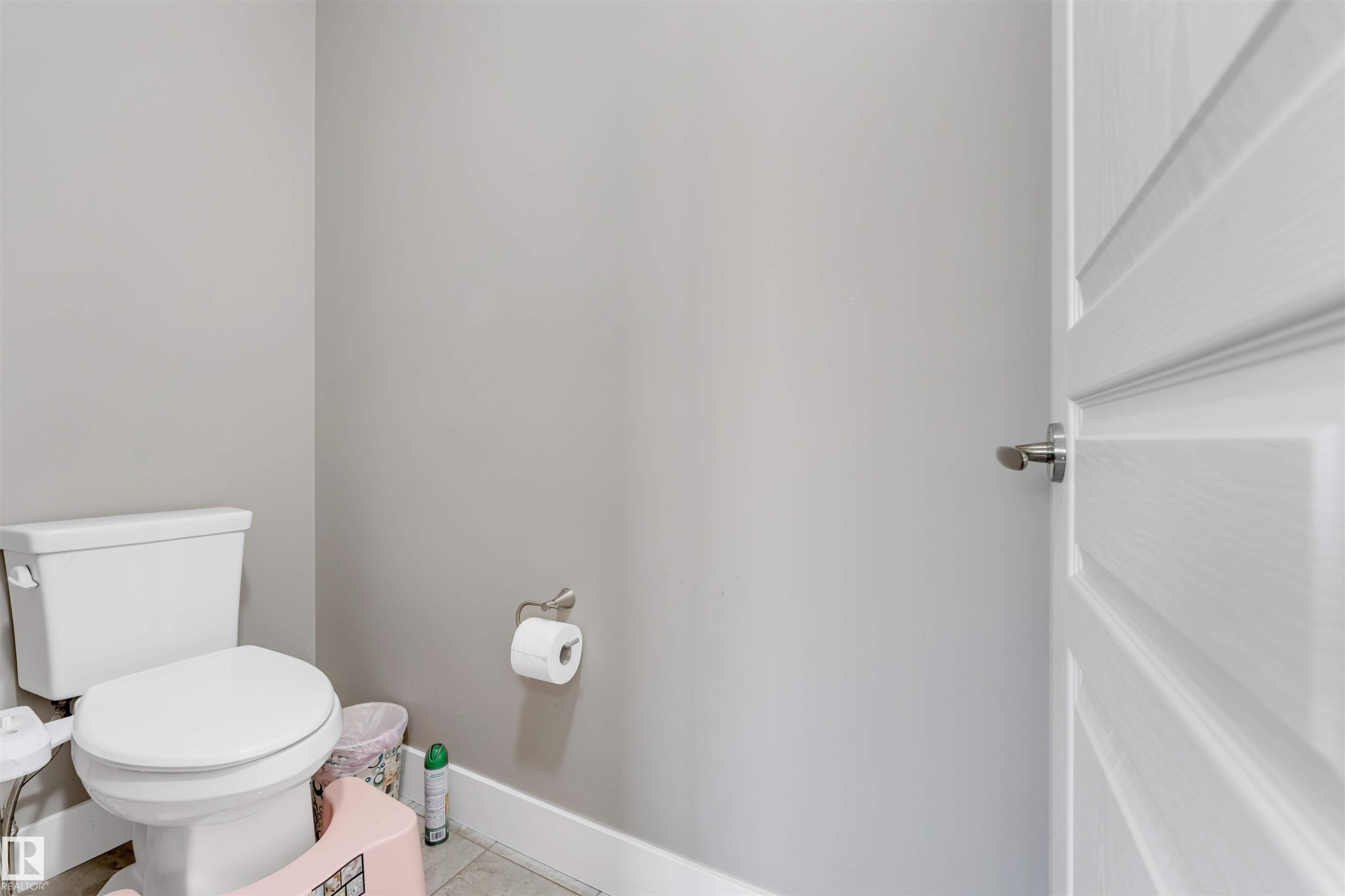 5930 19A Avenue, Edmonton, AB - Indoor Photo Showing Bathroom