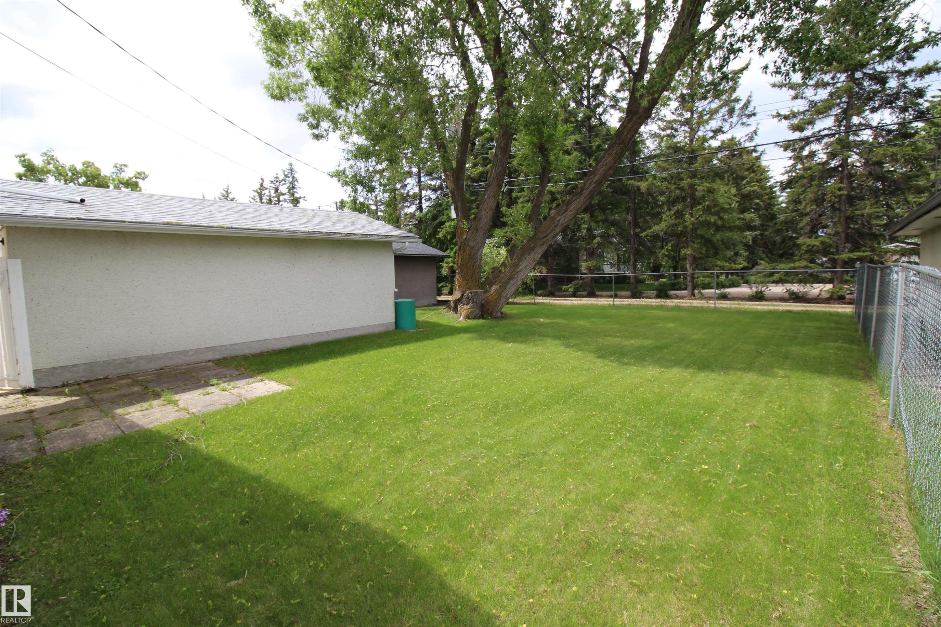 5504 56 Street, Barrhead, AB