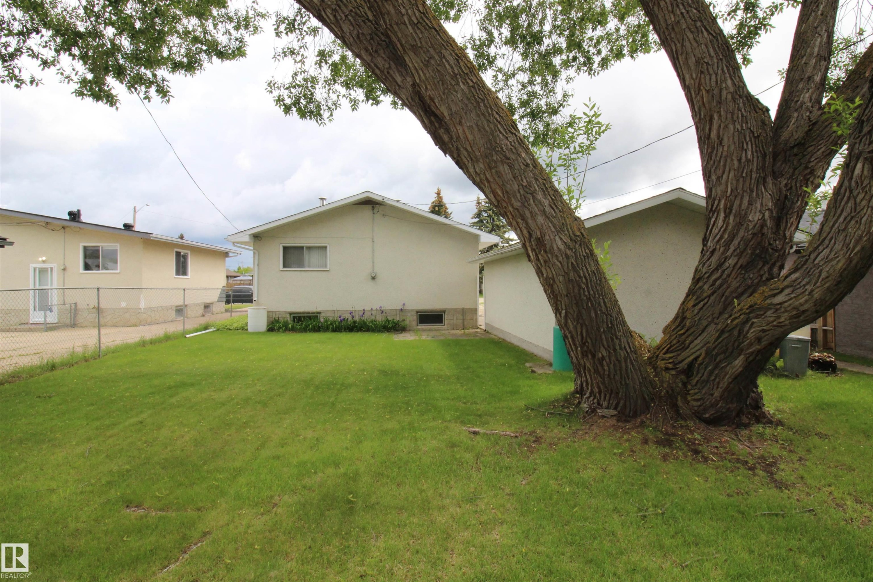 5504 56 Street, Barrhead, AB