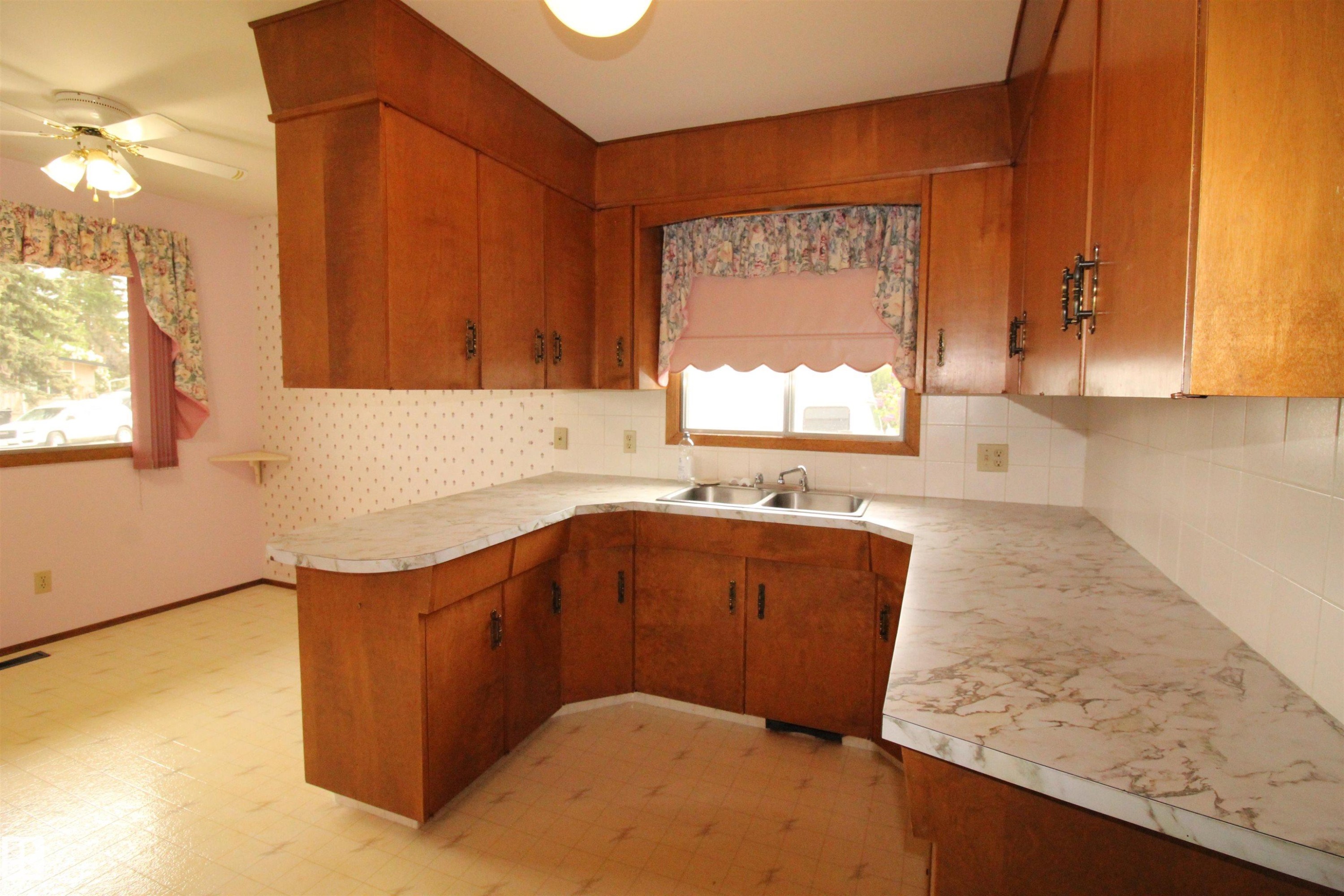 5504 56 Street, Barrhead, AB