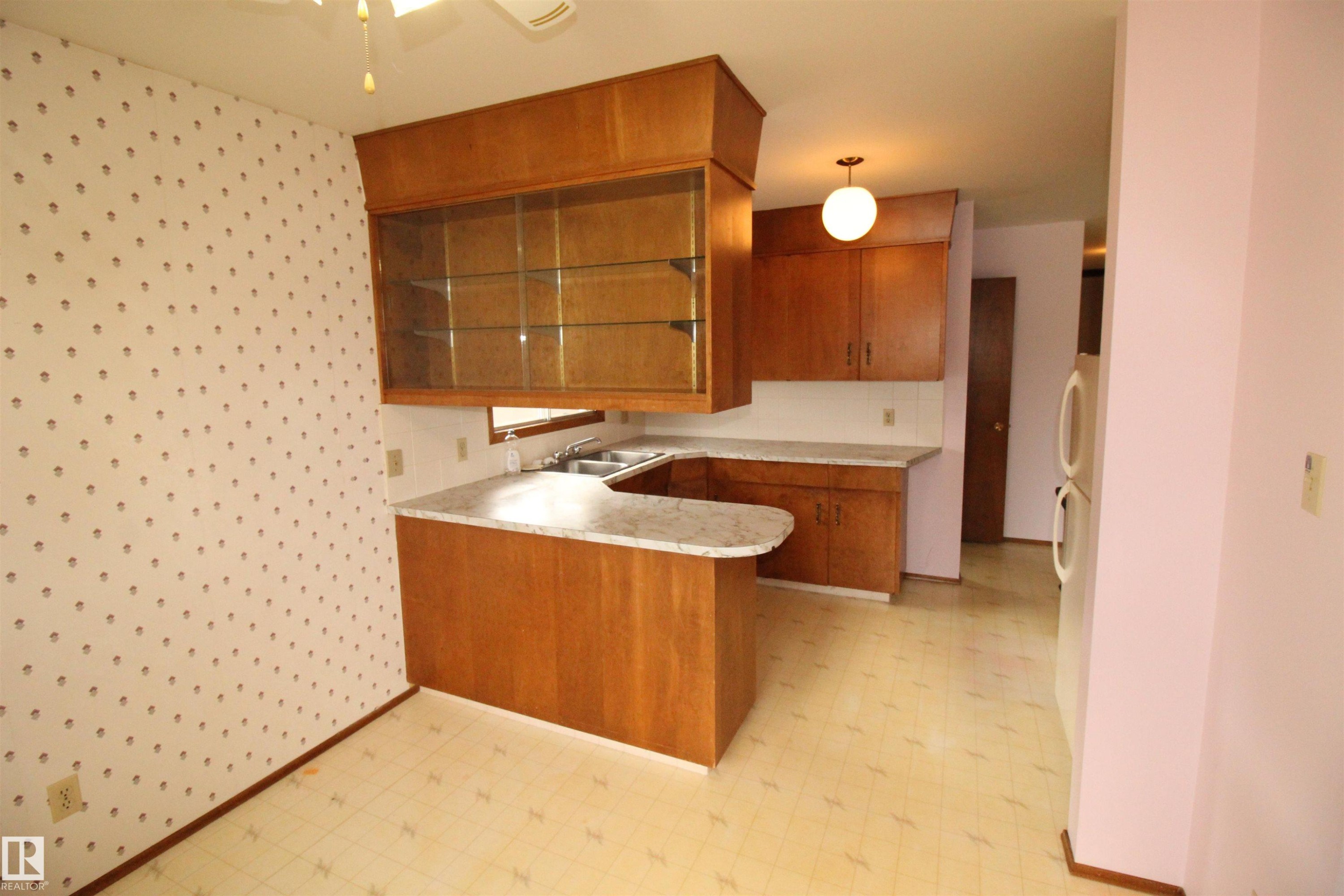 5504 56 Street, Barrhead, AB