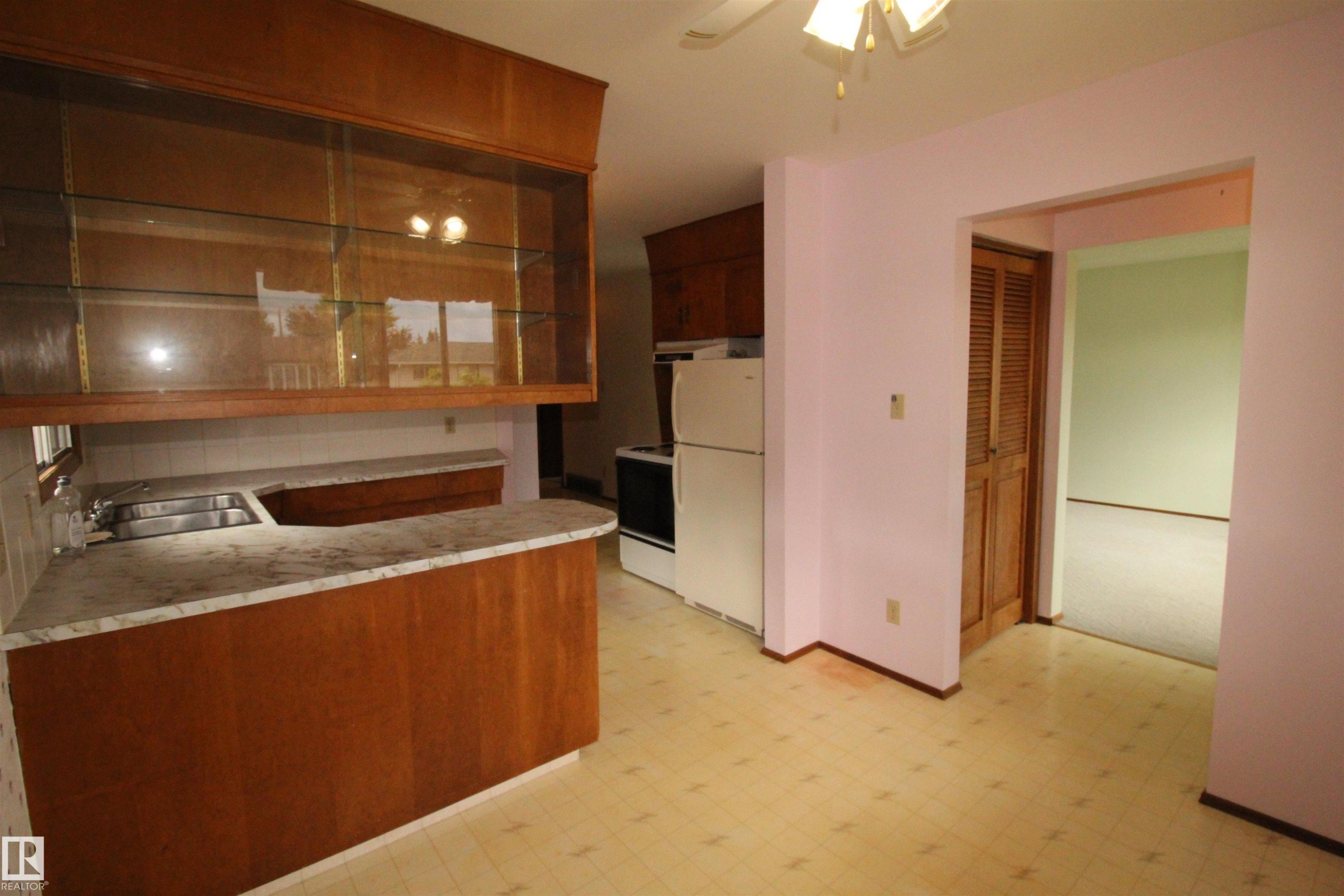 5504 56 Street, Barrhead, AB